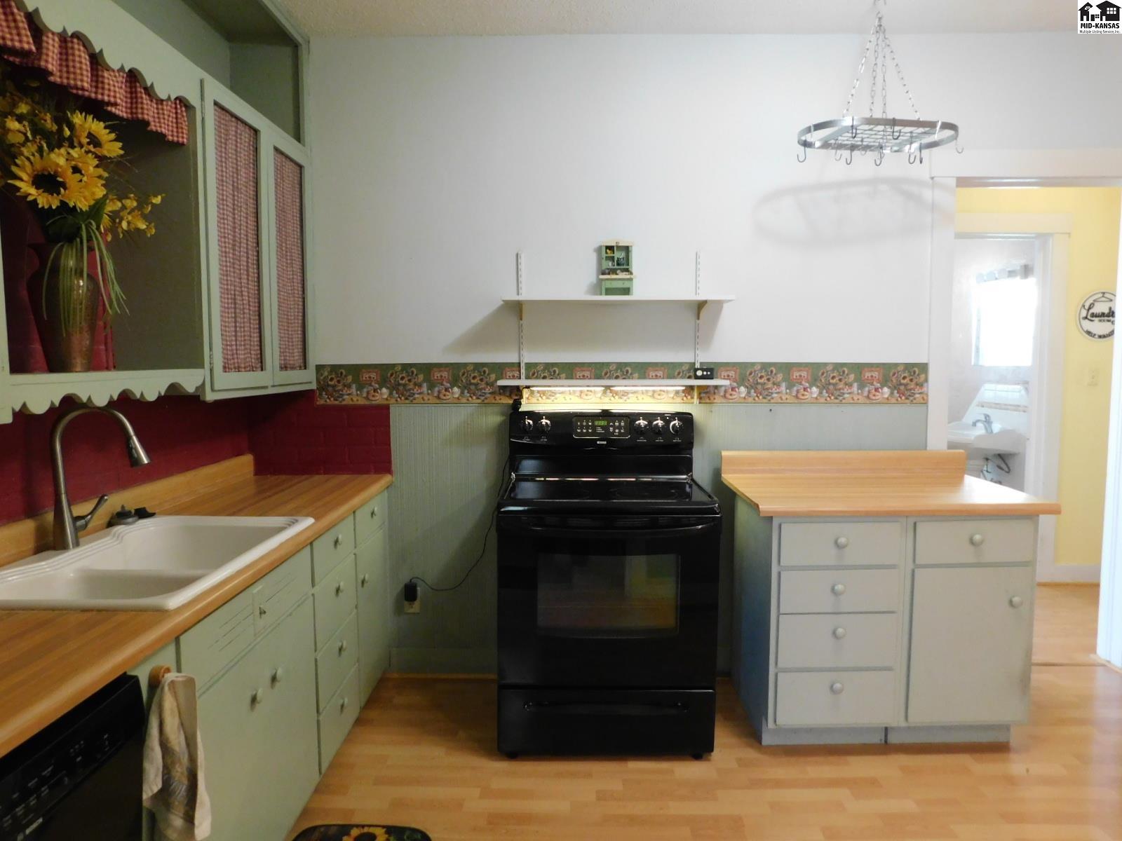 226 E 17th Avenue Hutchinson KS 67501