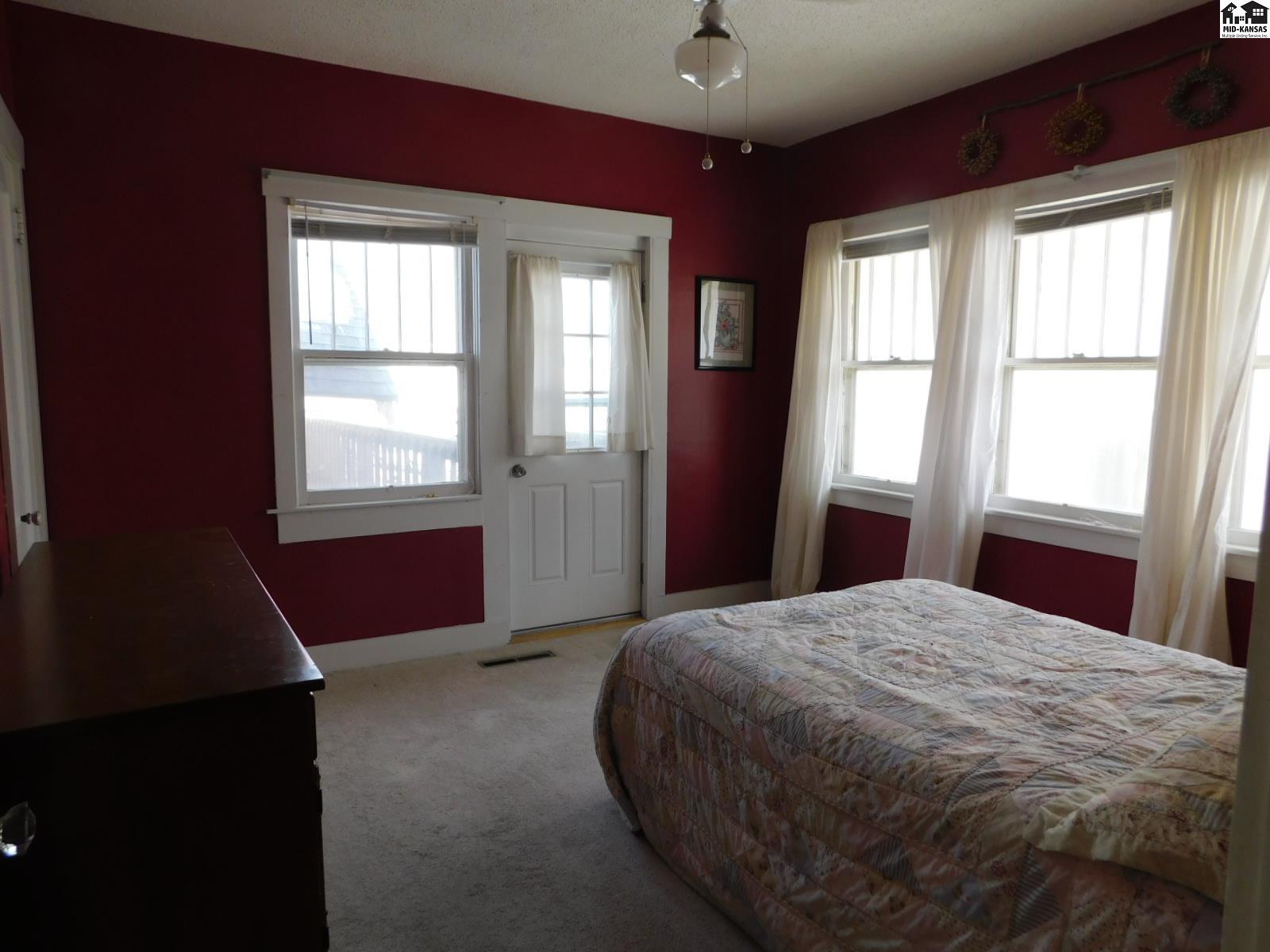 226 E 17th Avenue Hutchinson KS 67501