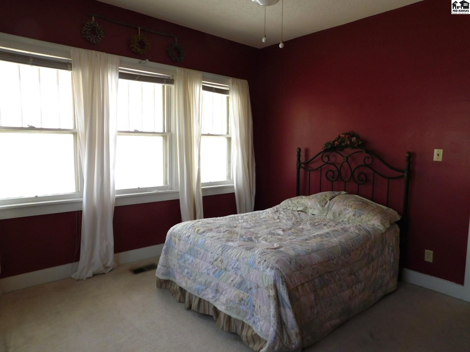 226 E 17th Avenue Hutchinson KS 67501