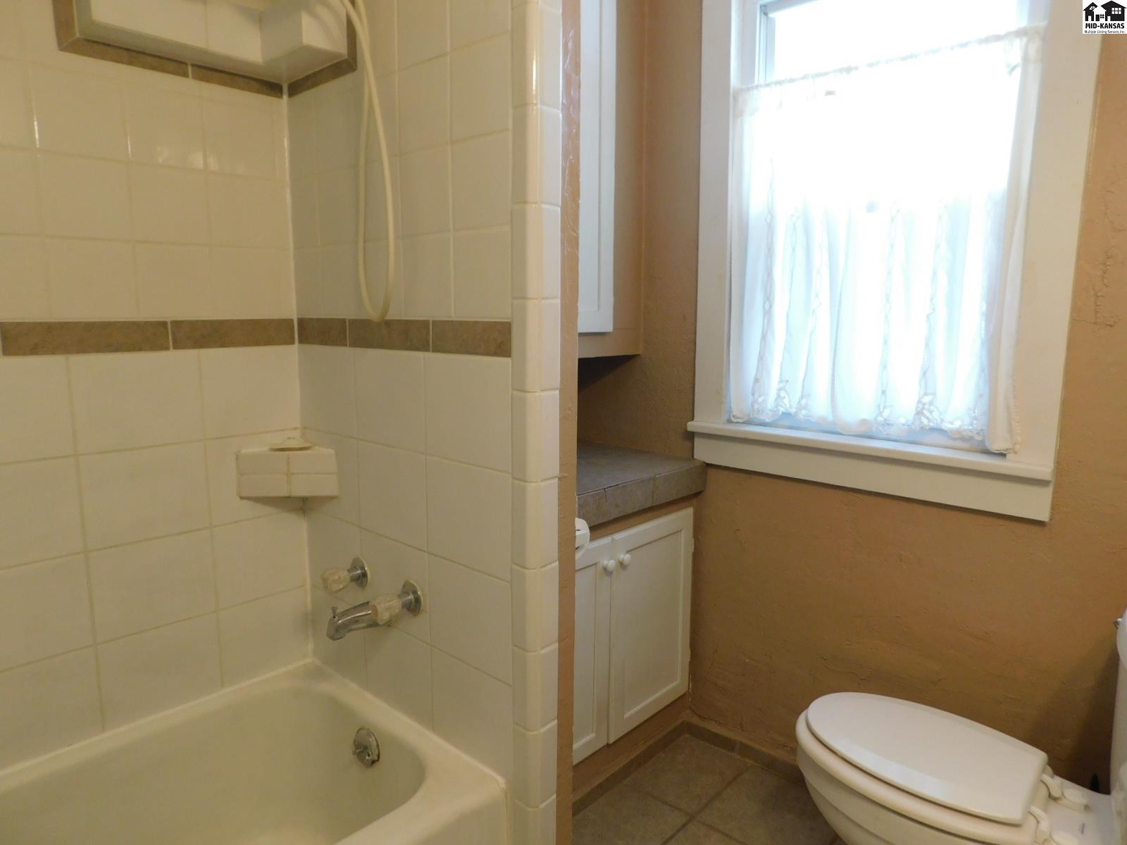 226 E 17th Avenue Hutchinson KS 67501