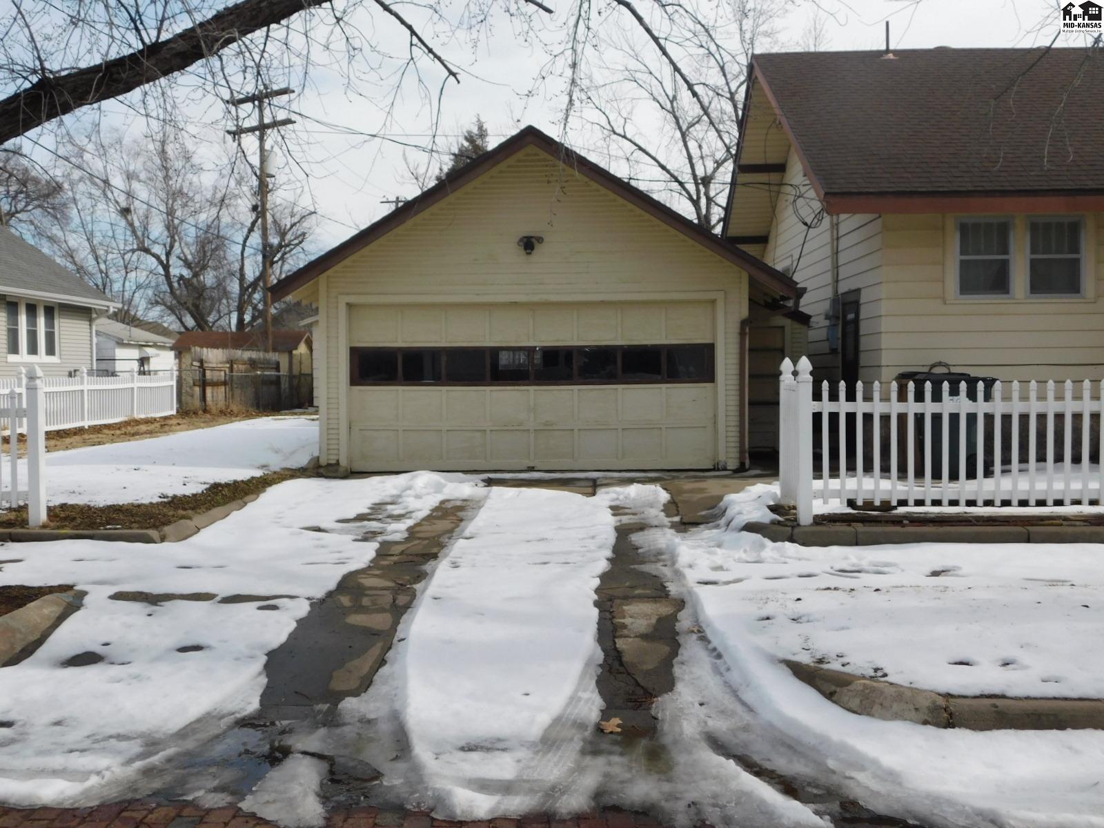 226 E 17th Avenue Hutchinson KS 67501