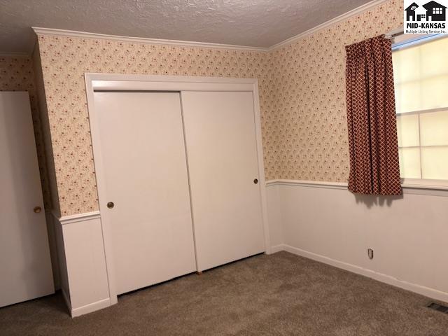 1504 Brookwood Drive Hutchinson KS 67502