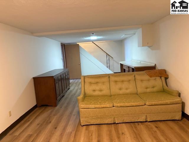 1504 Brookwood Drive Hutchinson KS 67502