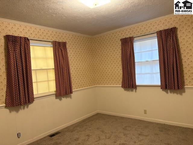 1504 Brookwood Drive Hutchinson KS 67502