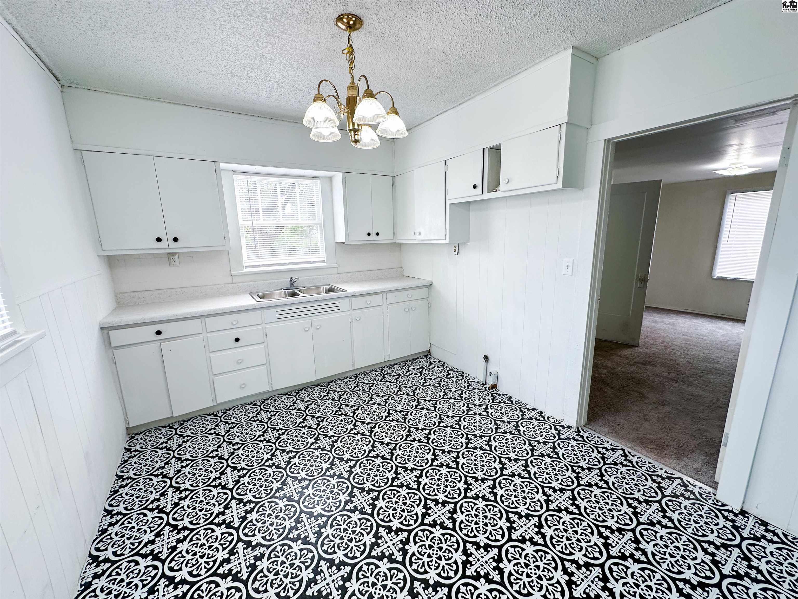 1306 N Forrest Street Hutchinson KS 67501