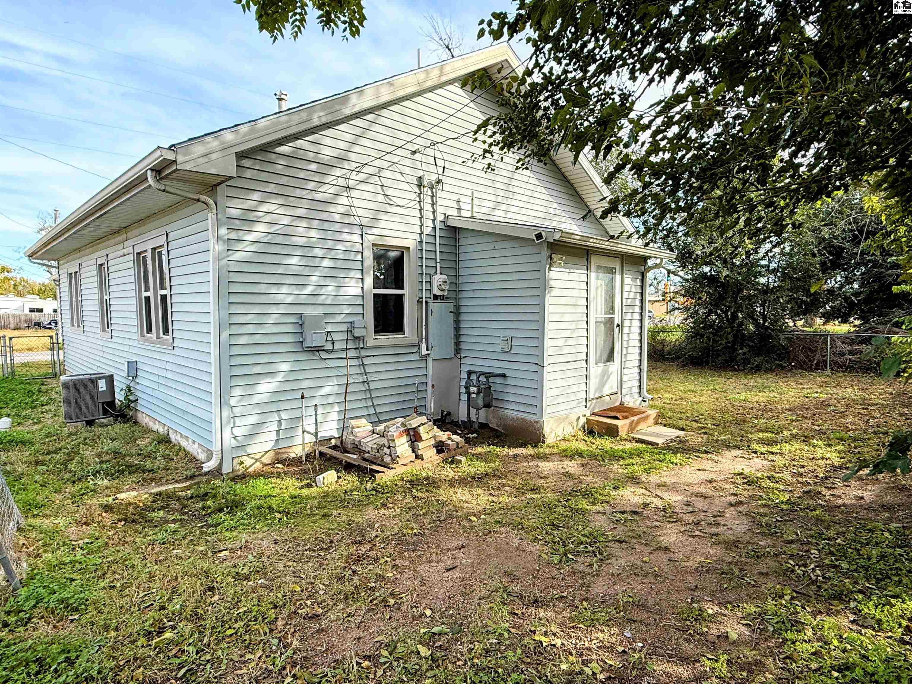 715 S Maple Street Hutchinson KS 67501