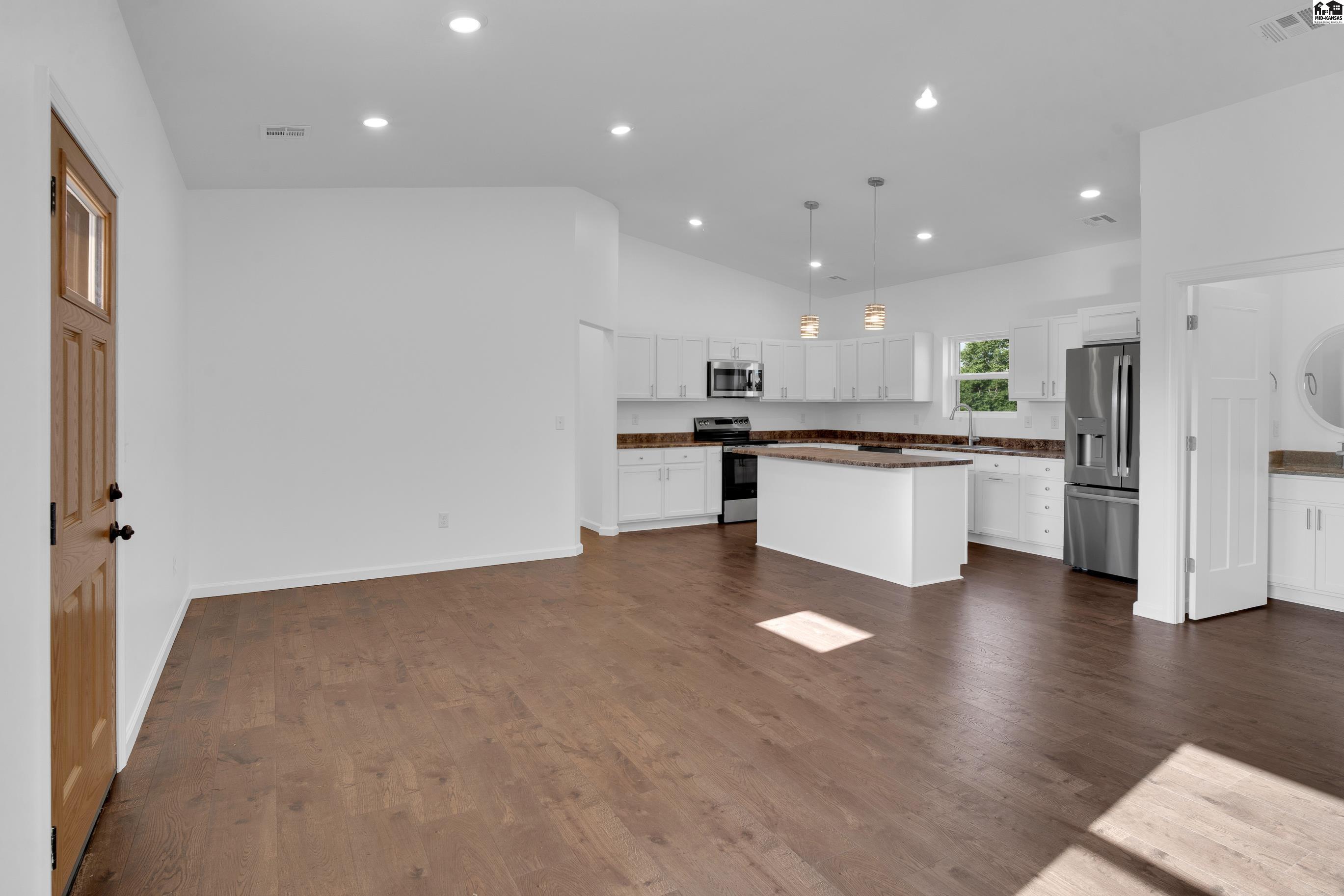 721 N Palomino Trail Hutchinson KS 67501