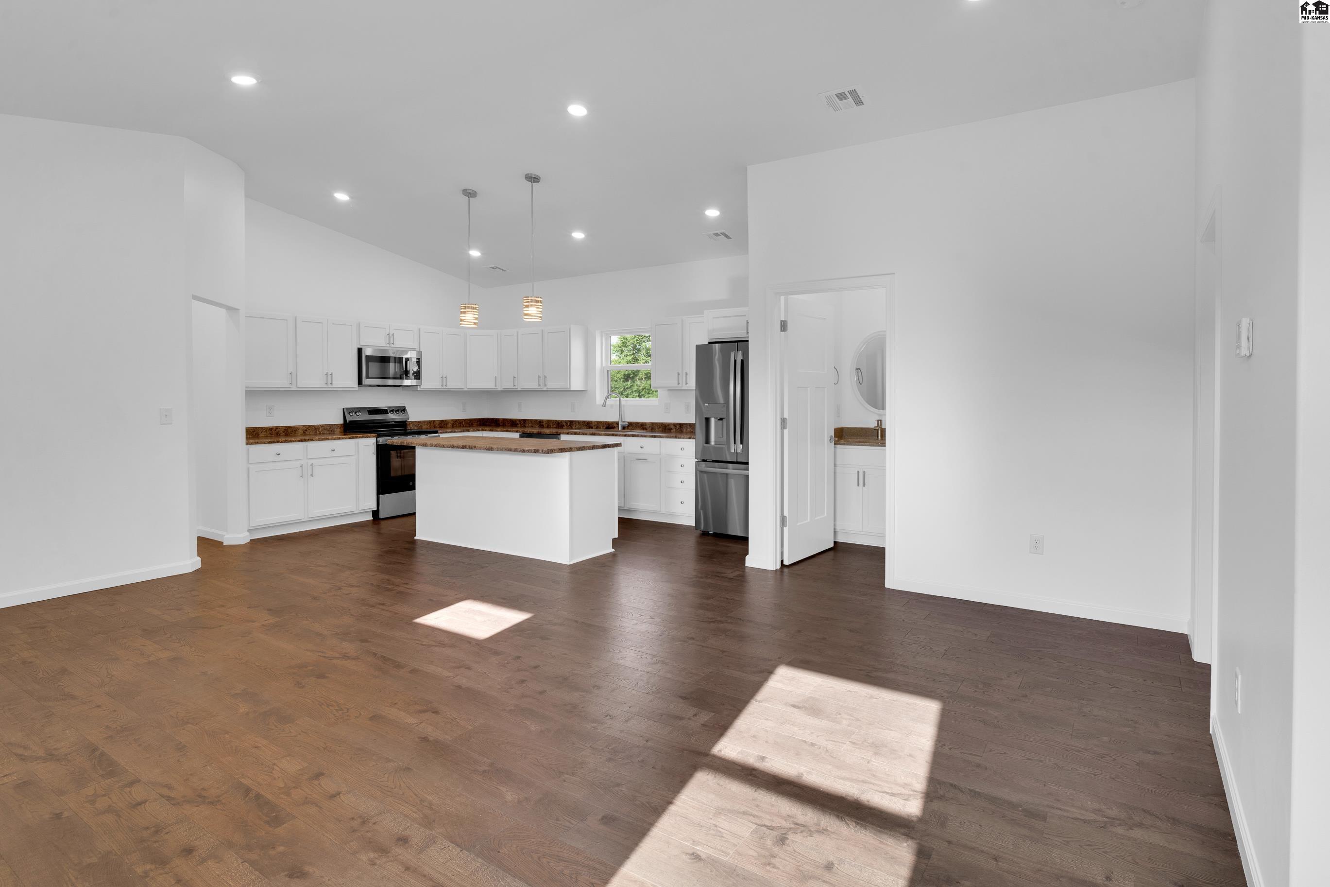 721 N Palomino Trail Hutchinson KS 67501