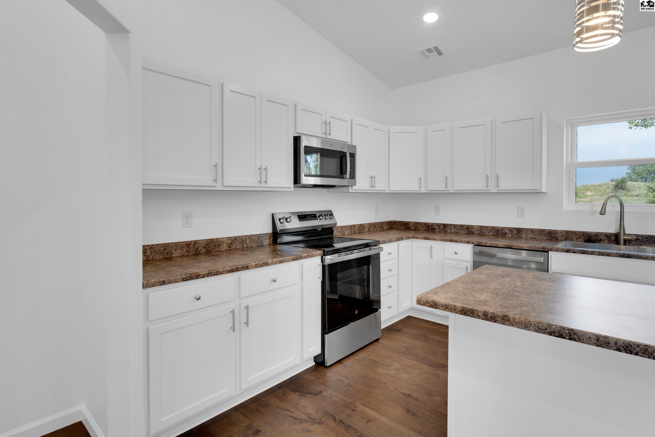 721 N Palomino Trail Hutchinson KS 67501