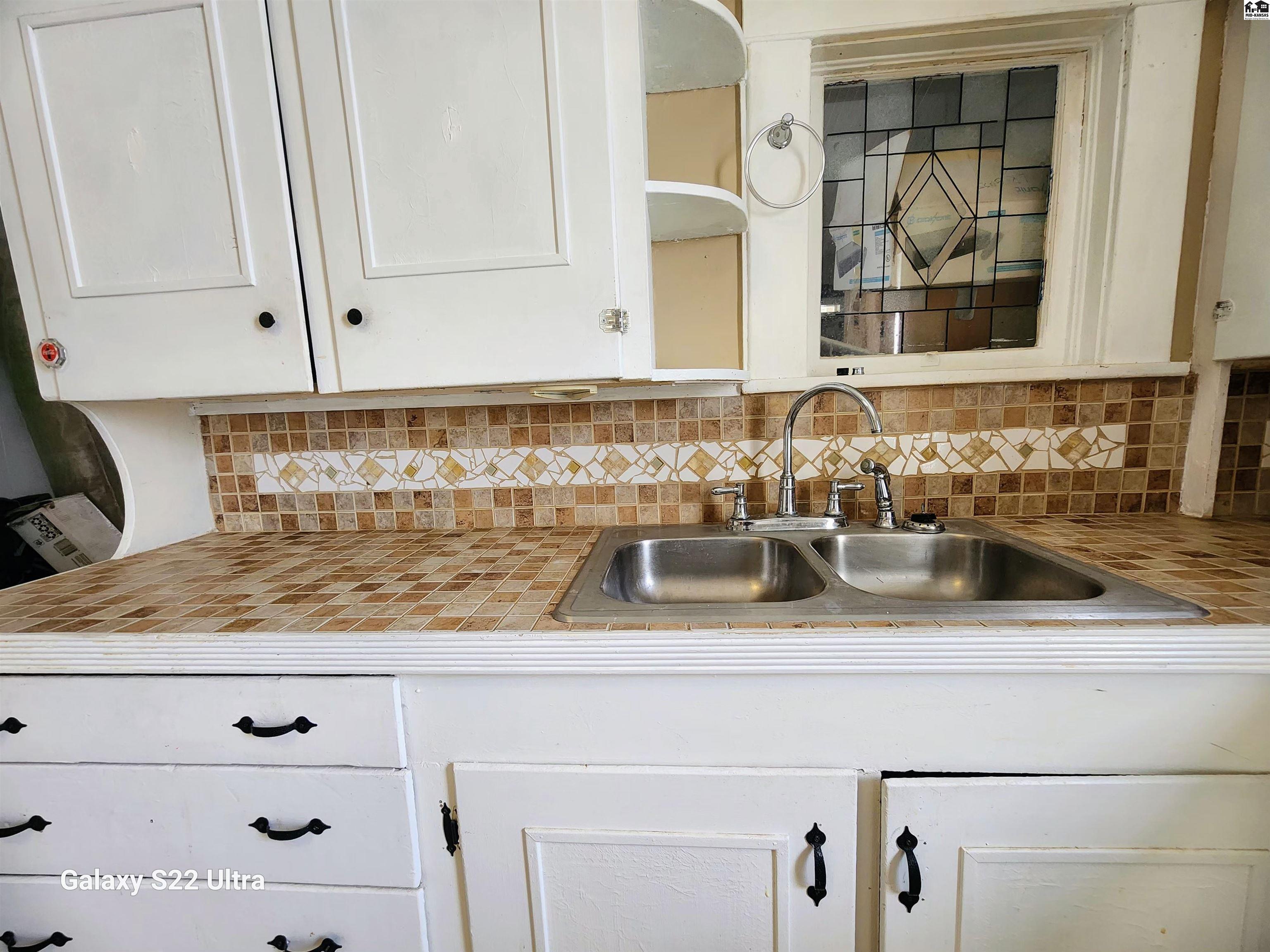 803 E 5th Avenue Hutchinson KS 67501