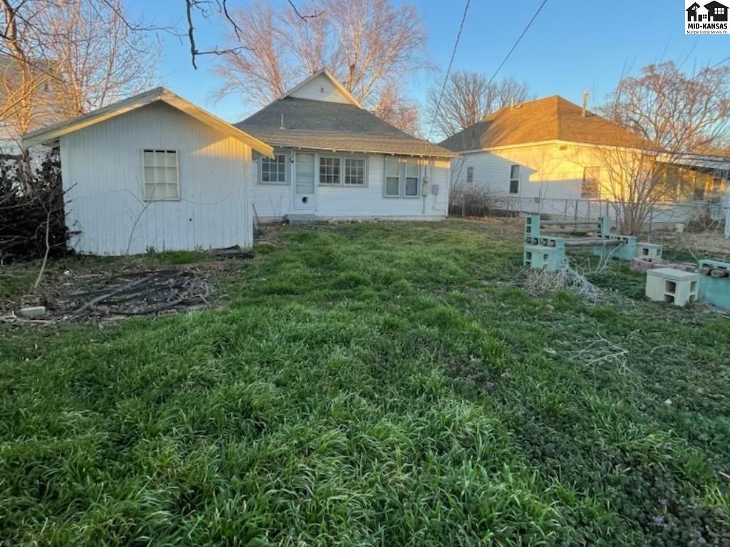 803 E 5th Avenue Hutchinson KS 67501