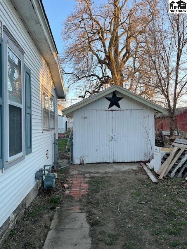 803 E 5th Avenue Hutchinson KS 67501