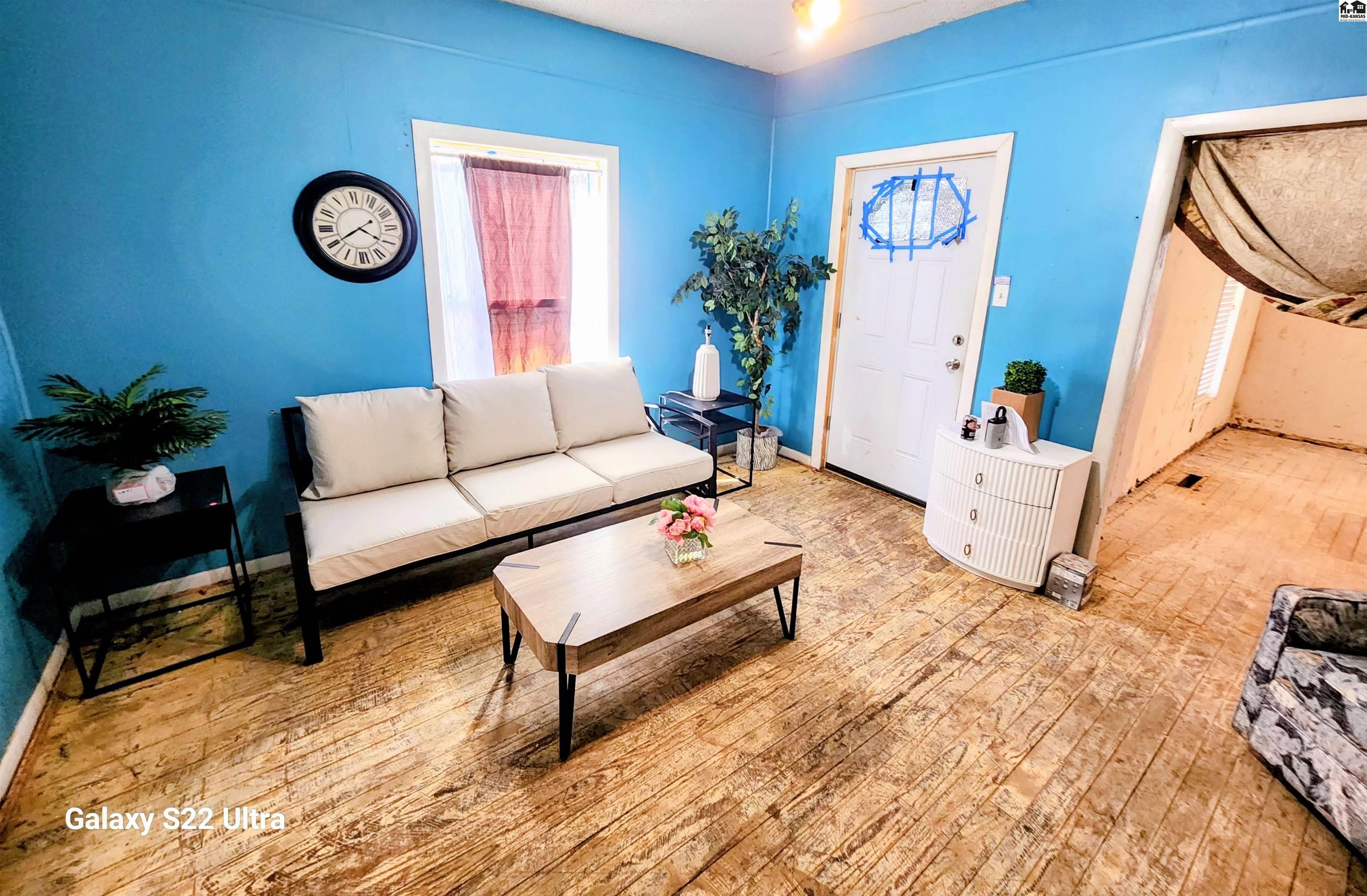 803 E 5th Avenue Hutchinson KS 67501