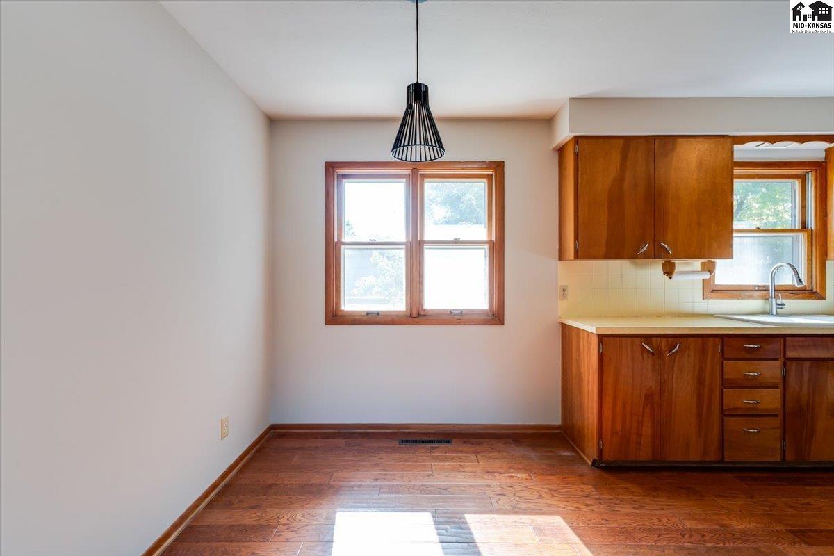 103 S Salina Street Haven KS 67543