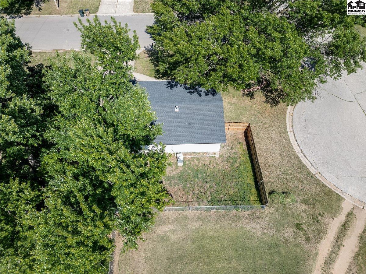 103 S Salina Street Haven KS 67543