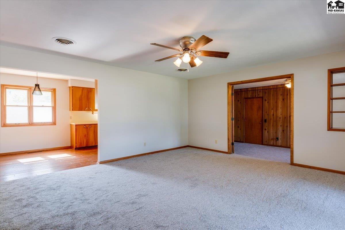 103 S Salina Street Haven KS 67543