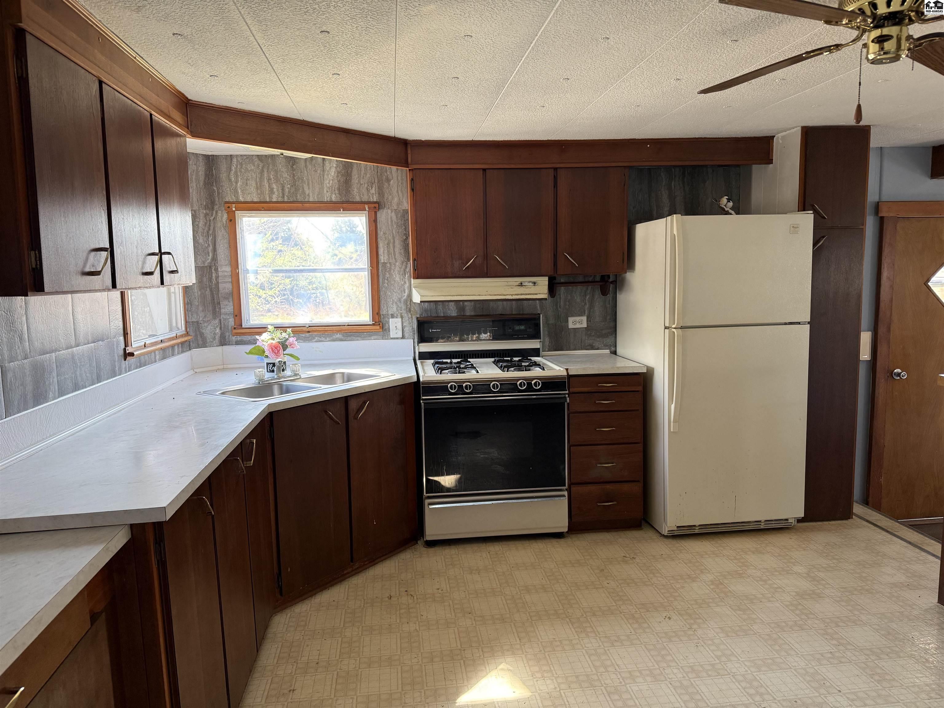 7210 E 30th Avenue Hutchinson KS 67502
