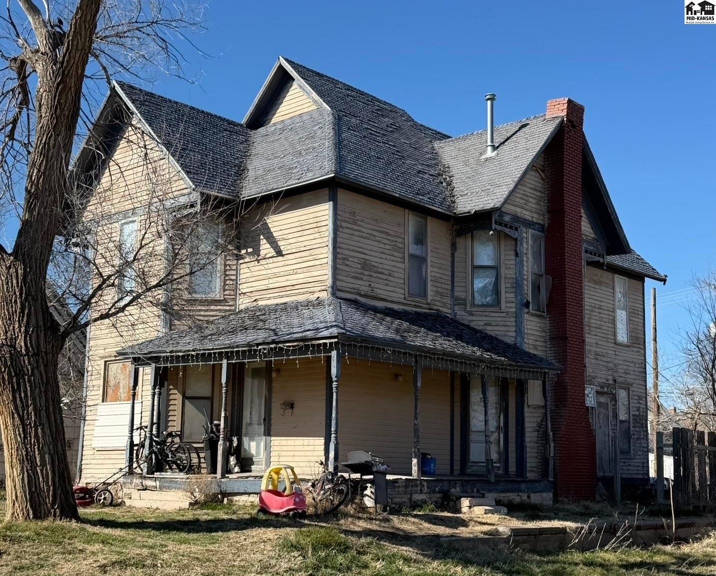 304 E 1st Avenue Hutchinson KS 67501