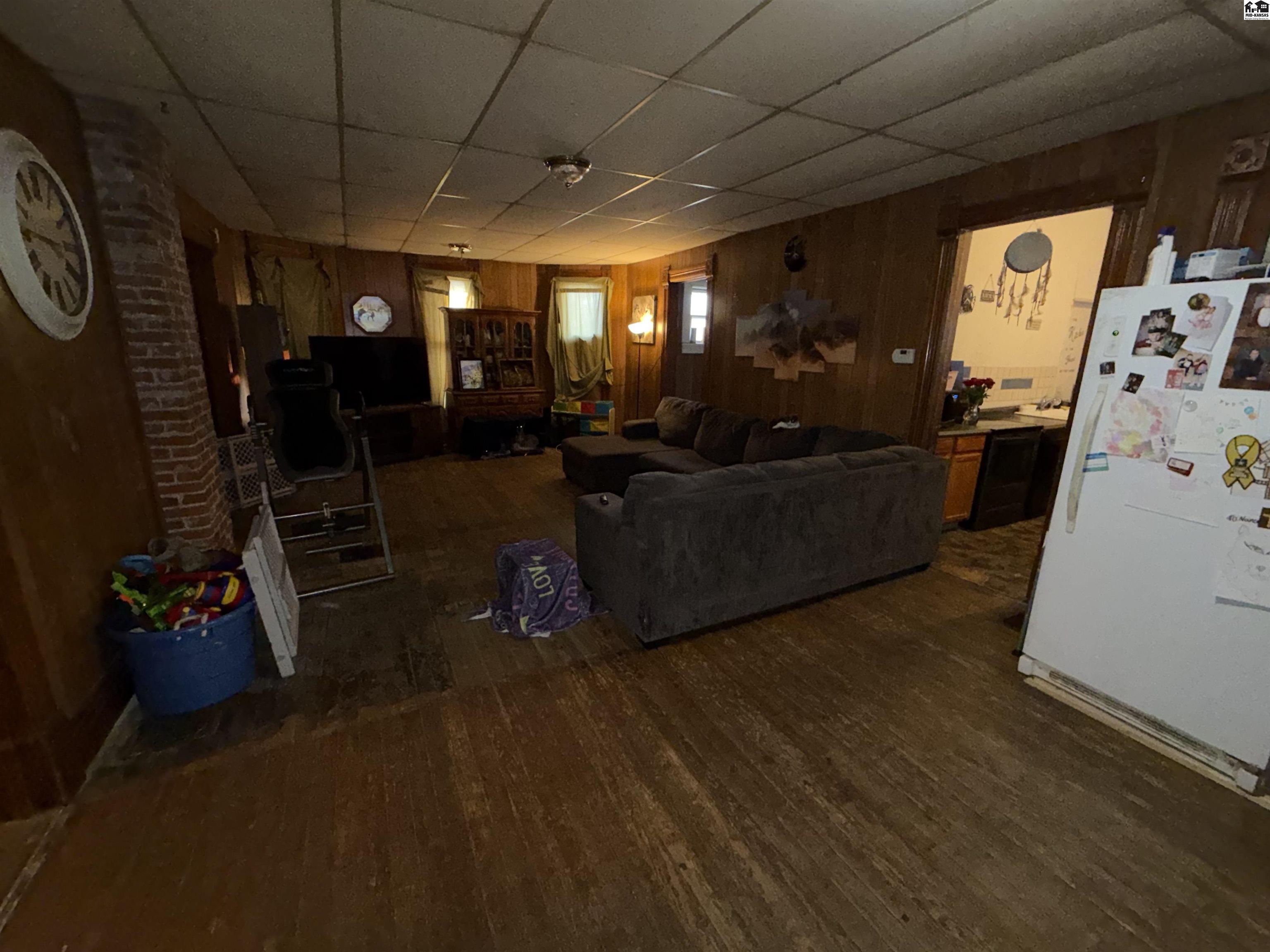 304 E 1st Avenue Hutchinson KS 67501