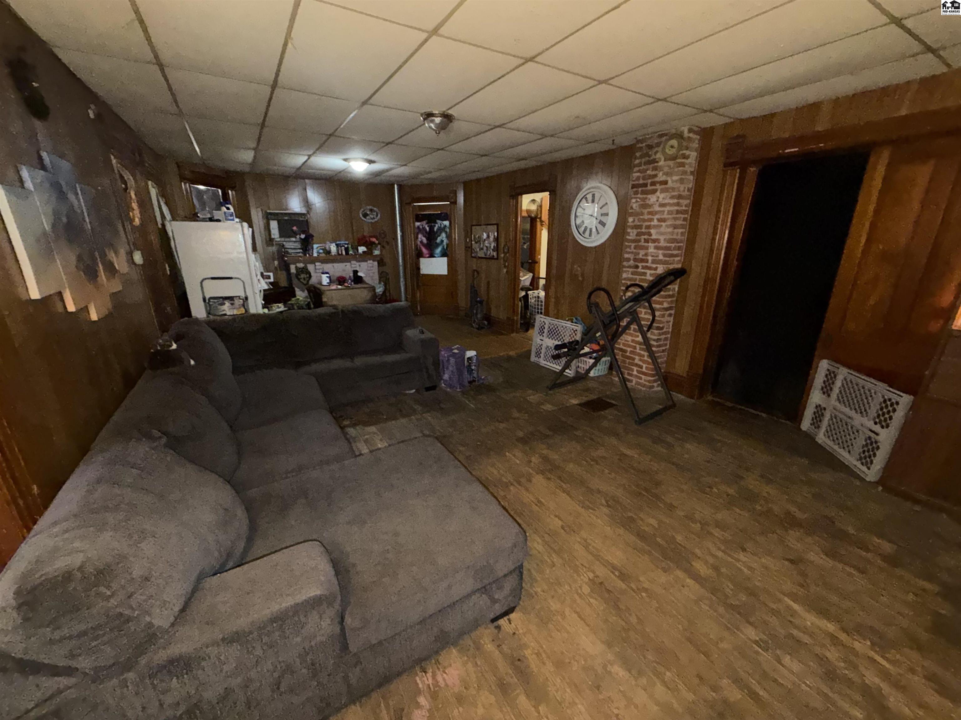 304 E 1st Avenue Hutchinson KS 67501