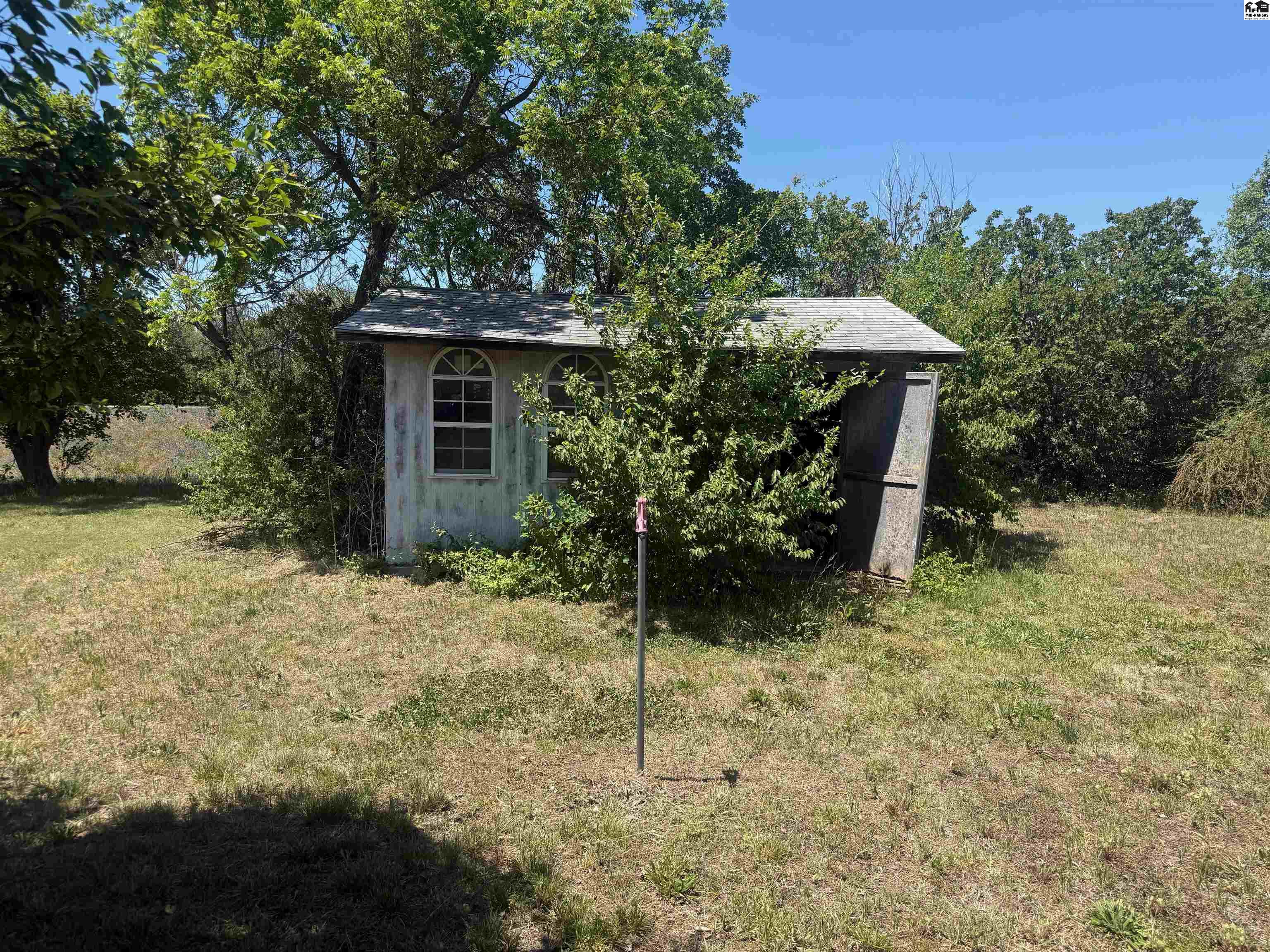 1507 E 26th Avenue Hutchinson KS 67502