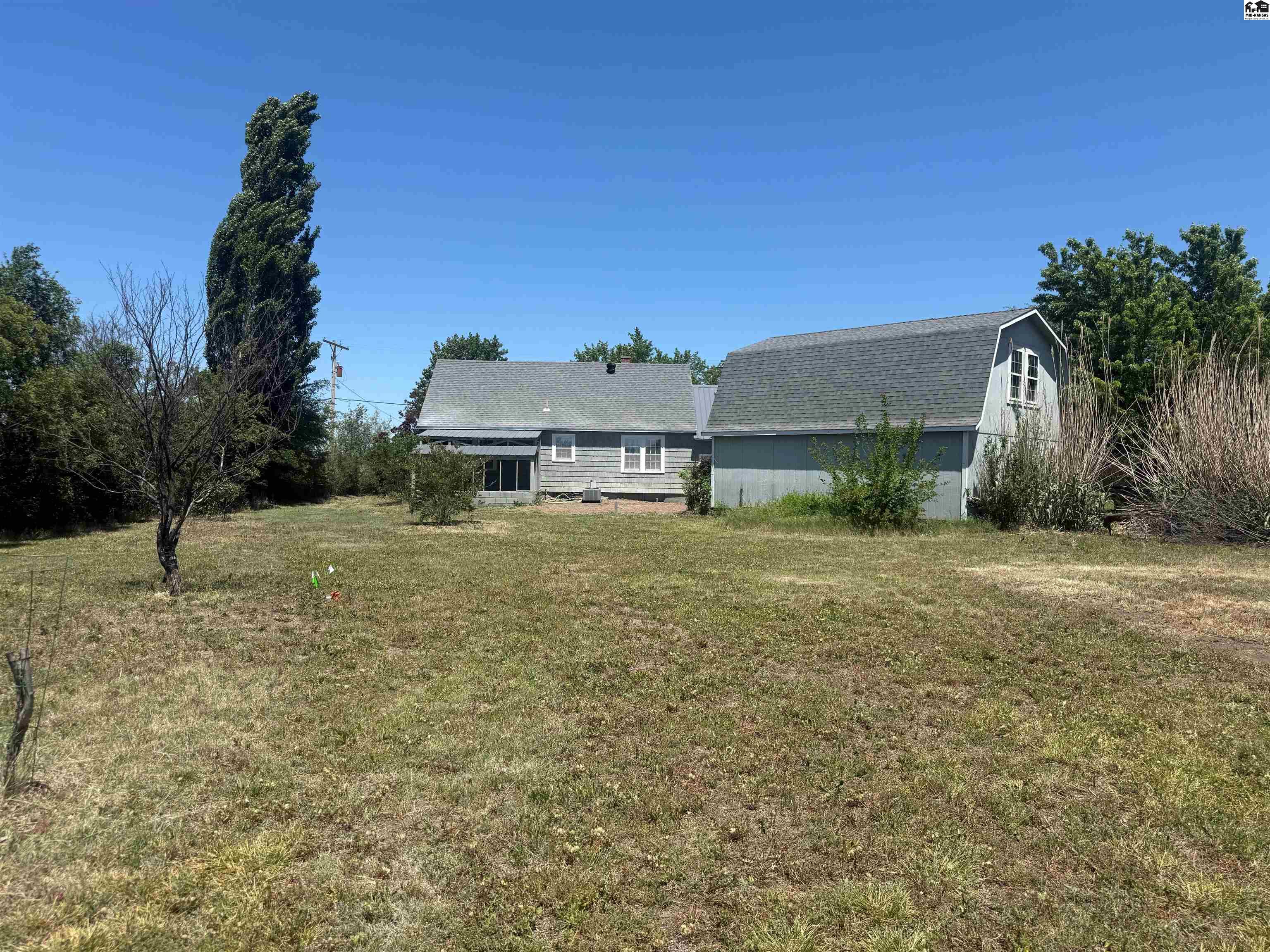 1507 E 26th Avenue Hutchinson KS 67502