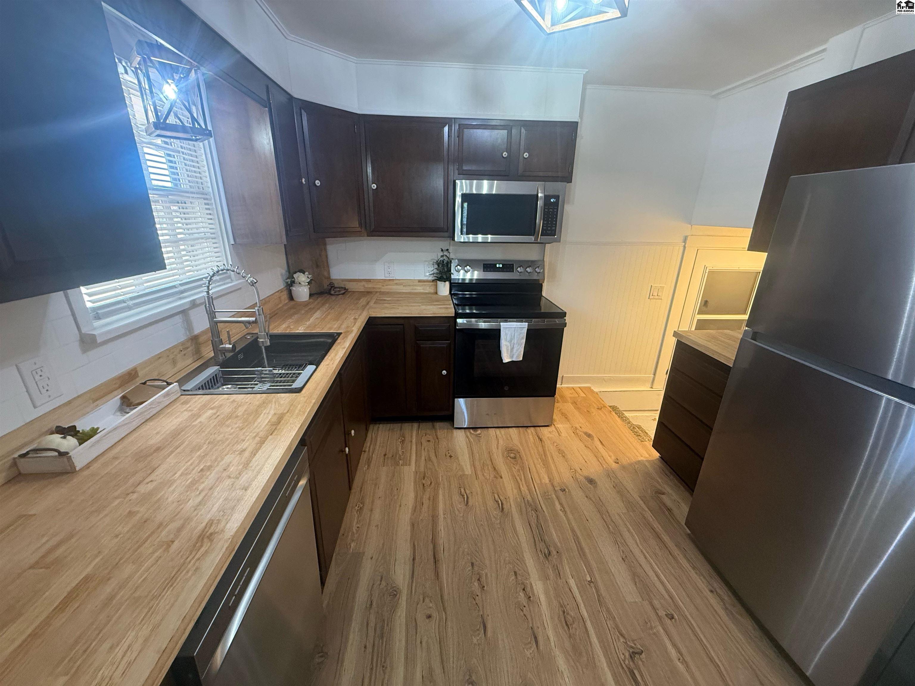 1507 E 26th Avenue Hutchinson KS 67502