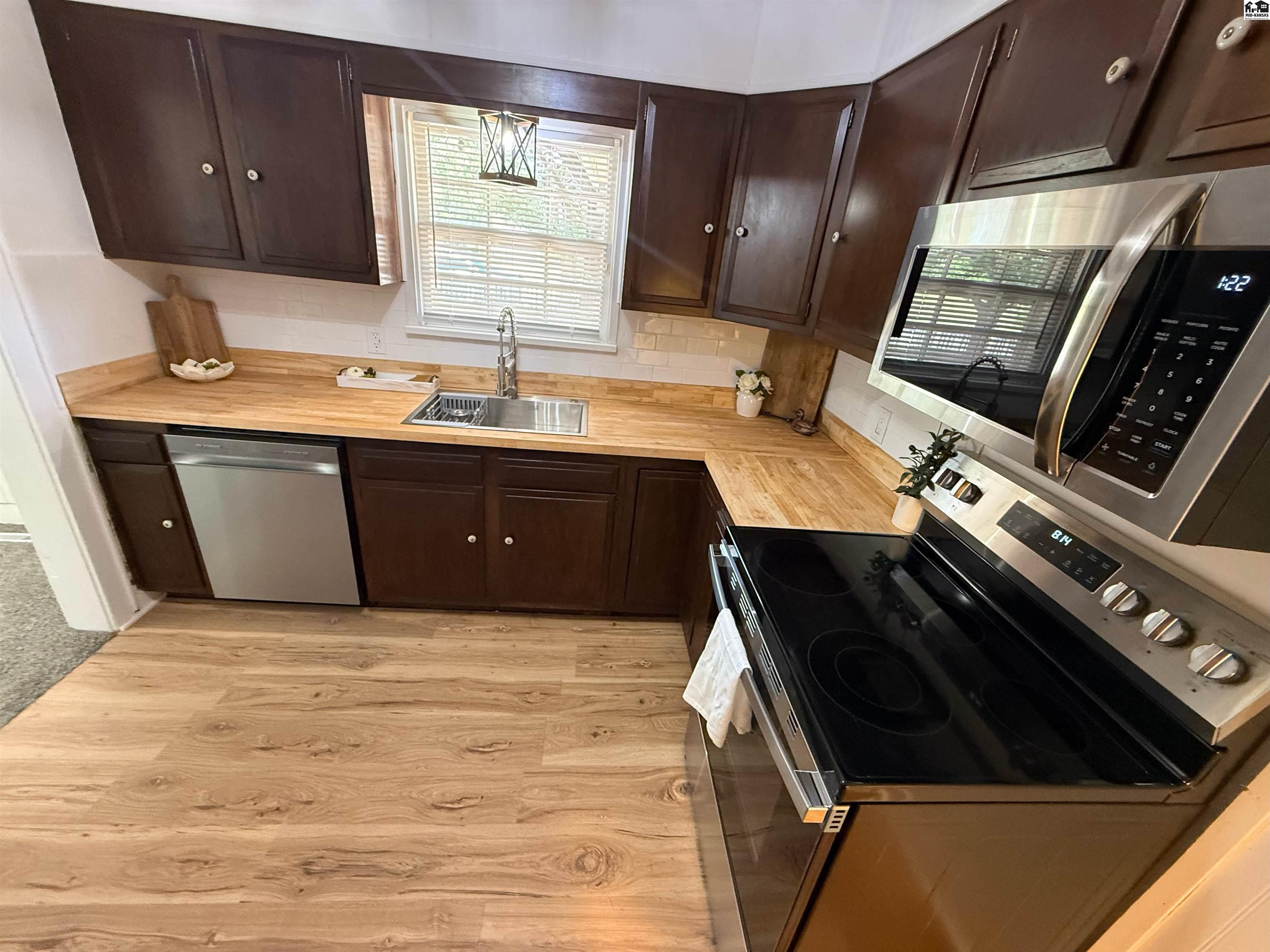 1507 E 26th Avenue Hutchinson KS 67502