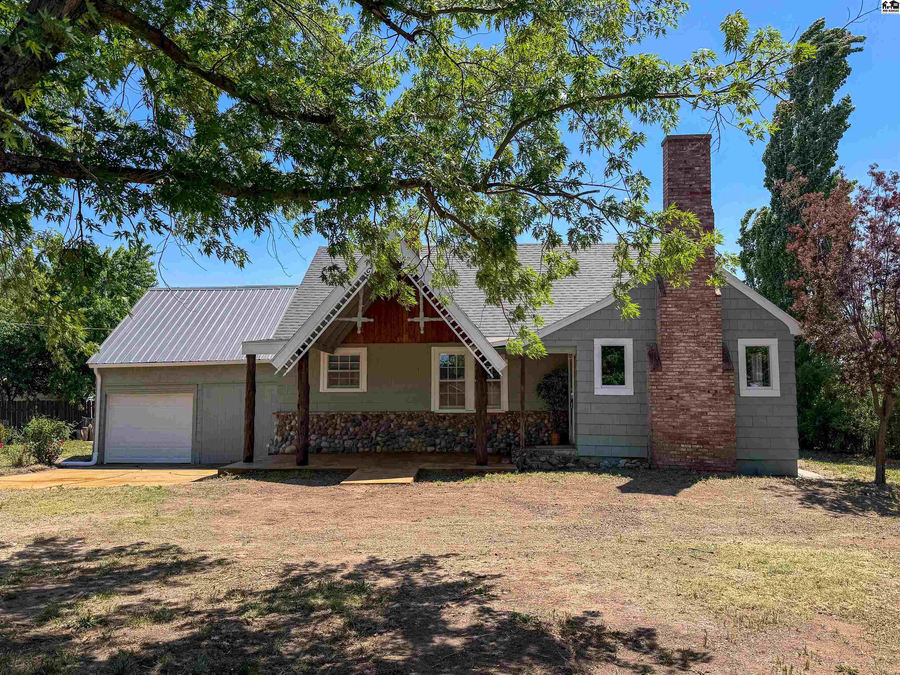 1507 E 26th Avenue Hutchinson KS 67502
