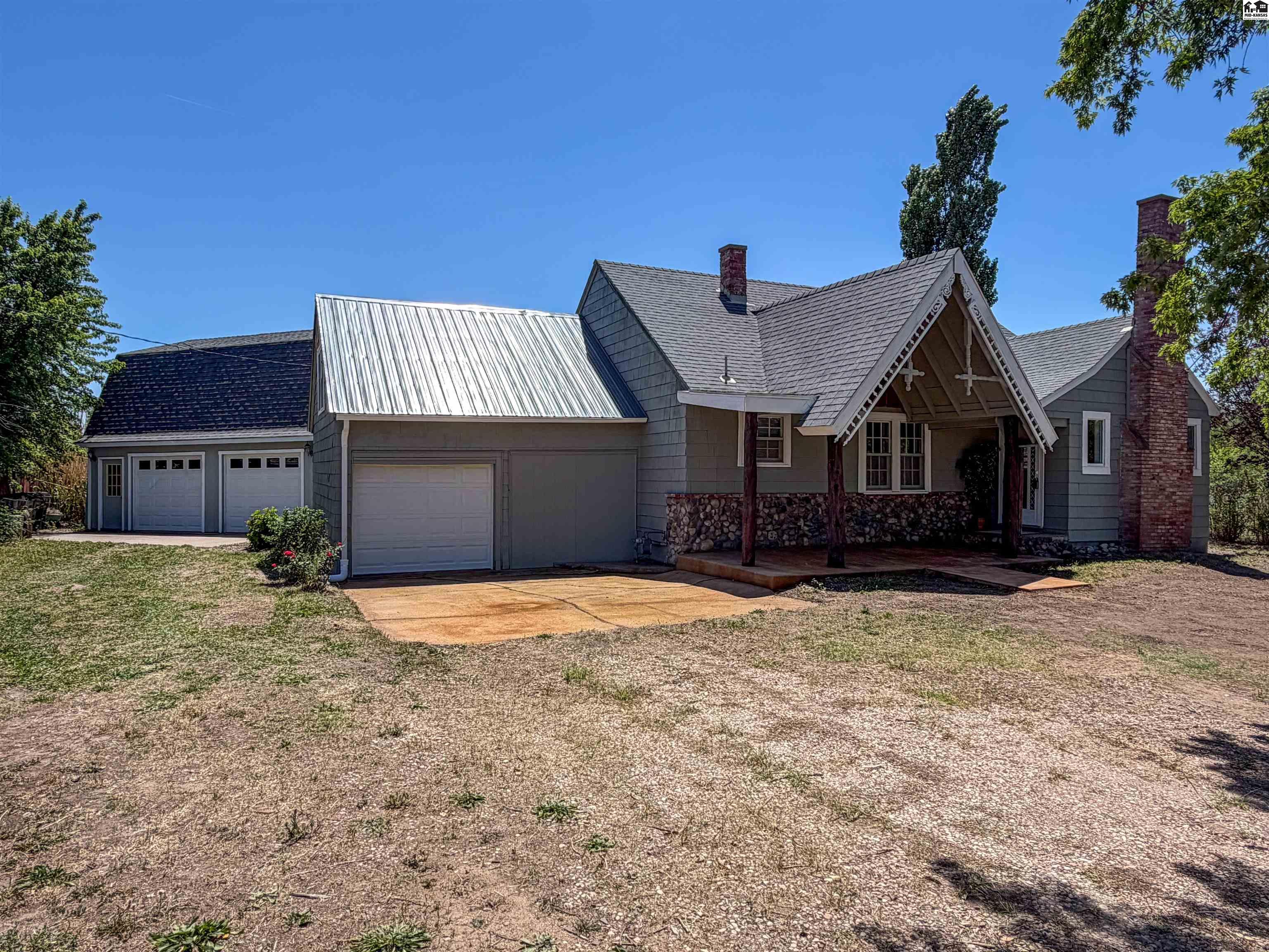 1507 E 26th Avenue Hutchinson KS 67502