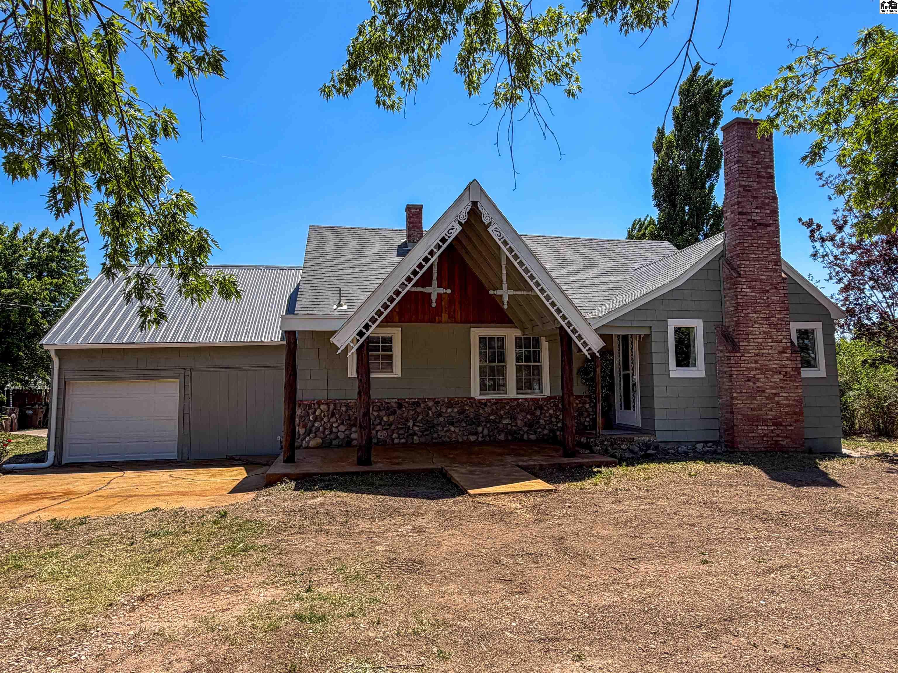 1507 E 26th Avenue Hutchinson KS 67502