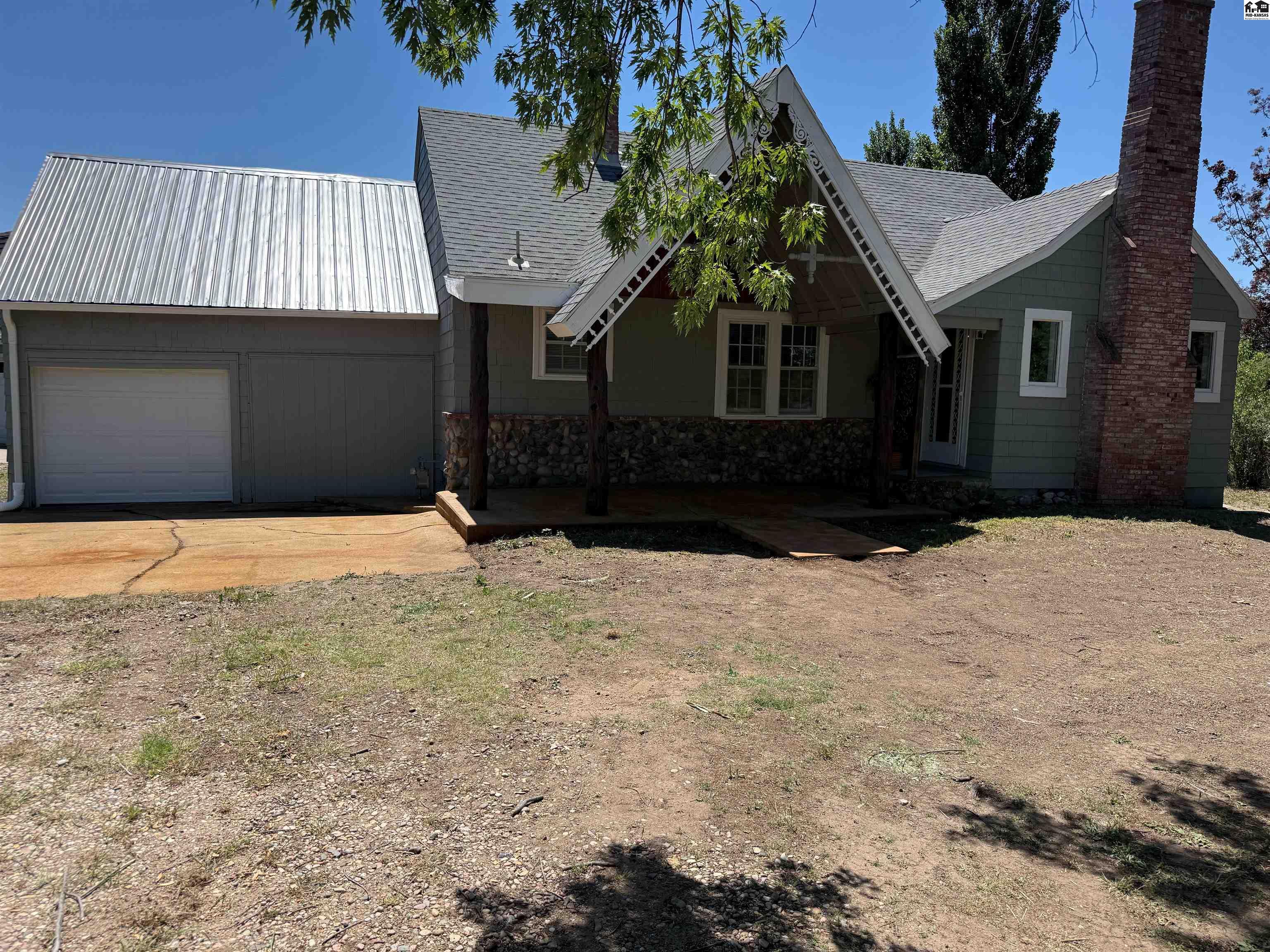 1507 E 26th Avenue Hutchinson KS 67502