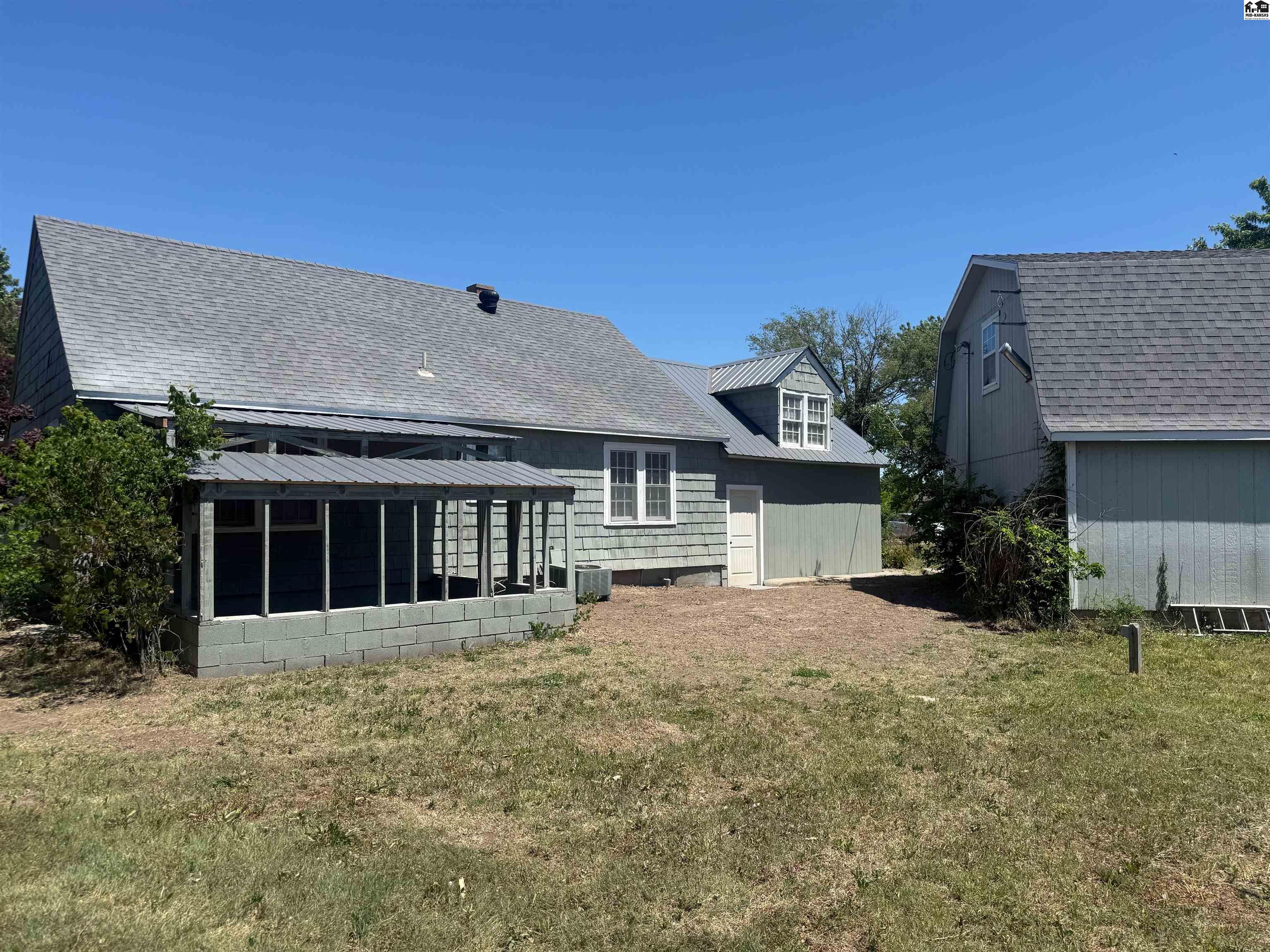 1507 E 26th Avenue Hutchinson KS 67502
