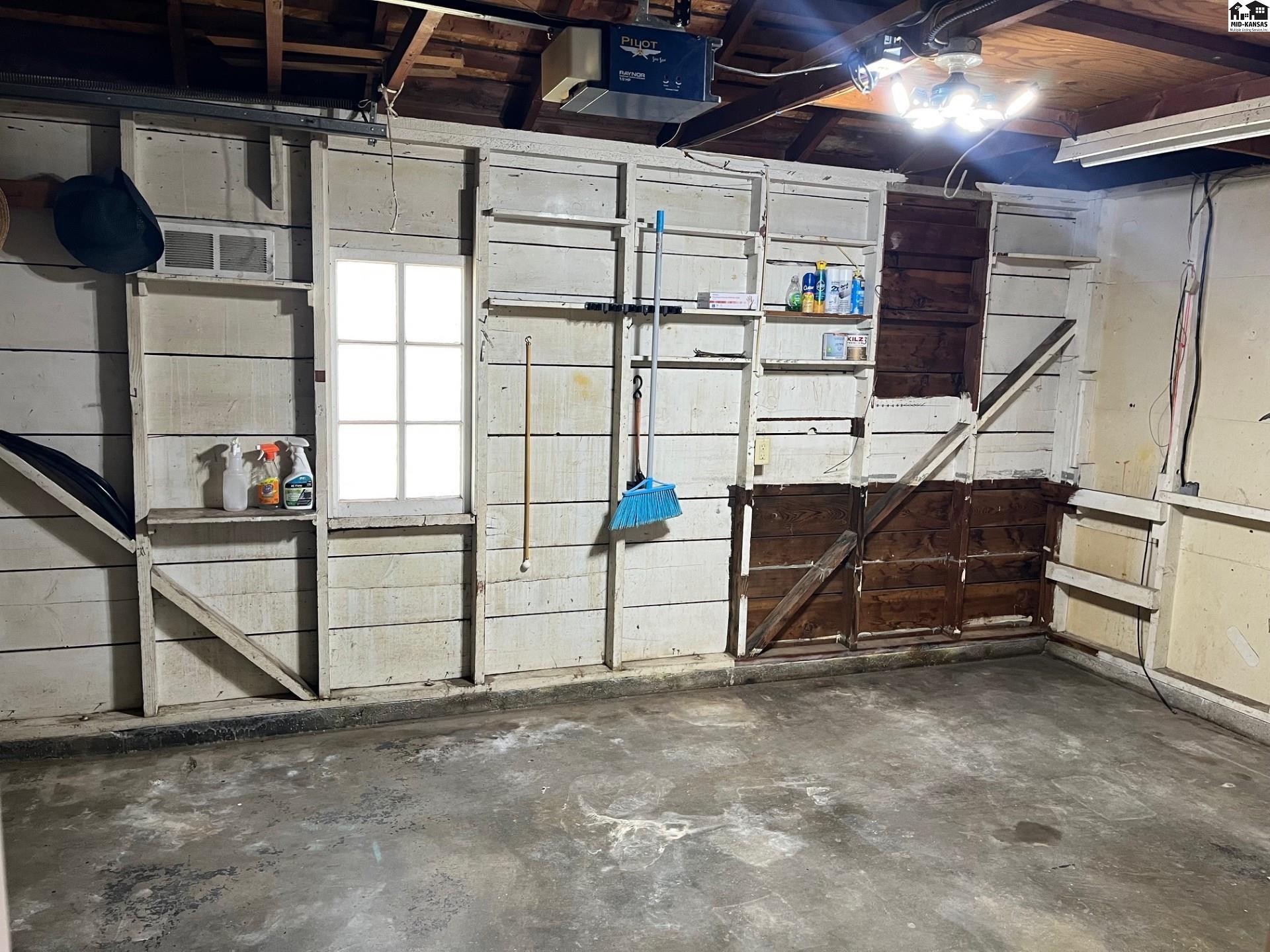 1208 N Prairie Avenue Hutchinson KS 67501