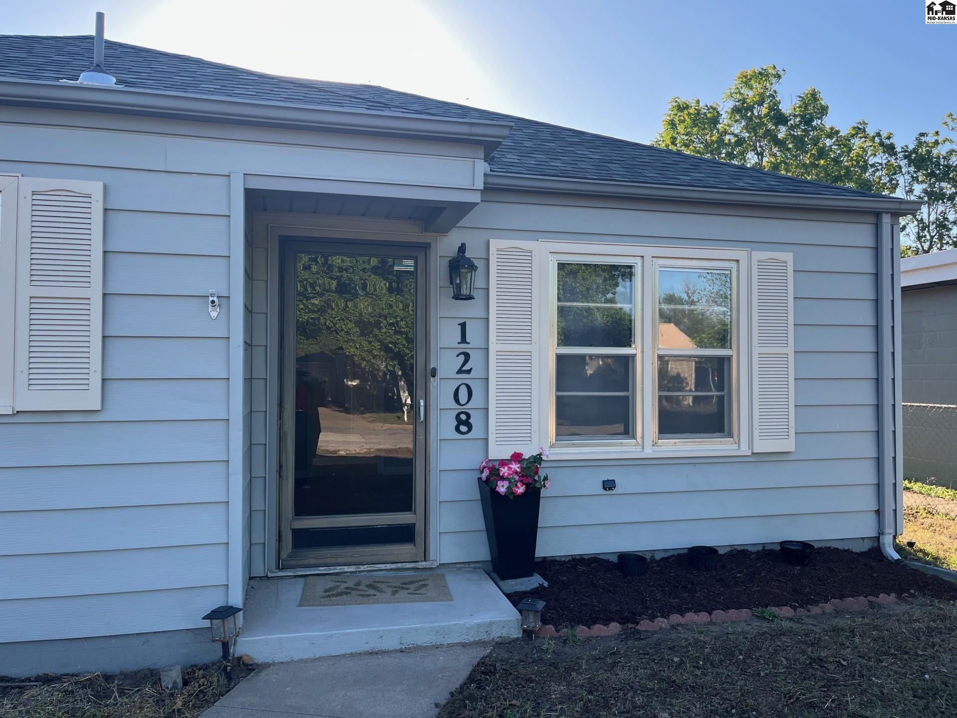 1208 N Prairie Avenue Hutchinson KS 67501