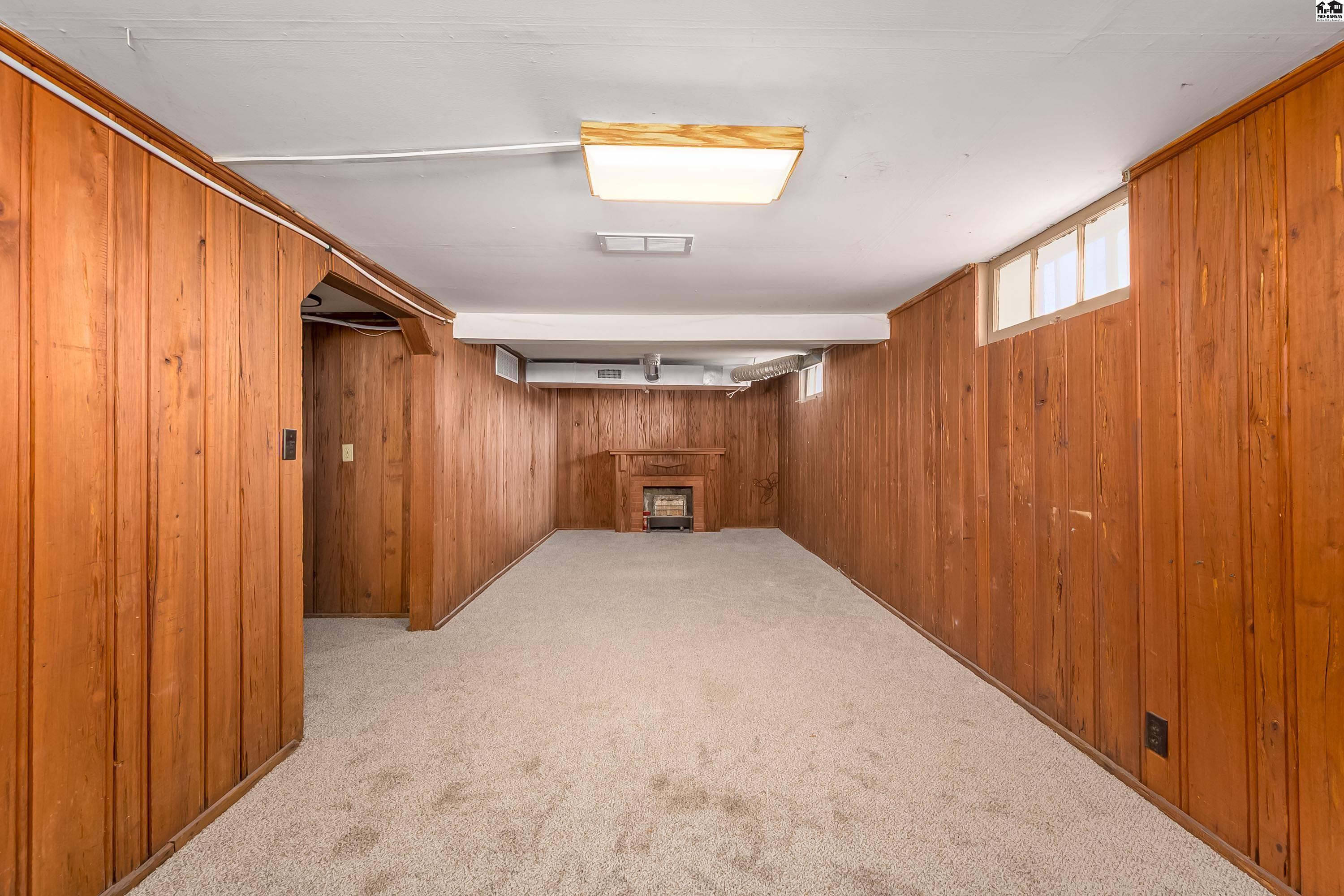 609 W 17th Avenue Hutchinson KS 67501