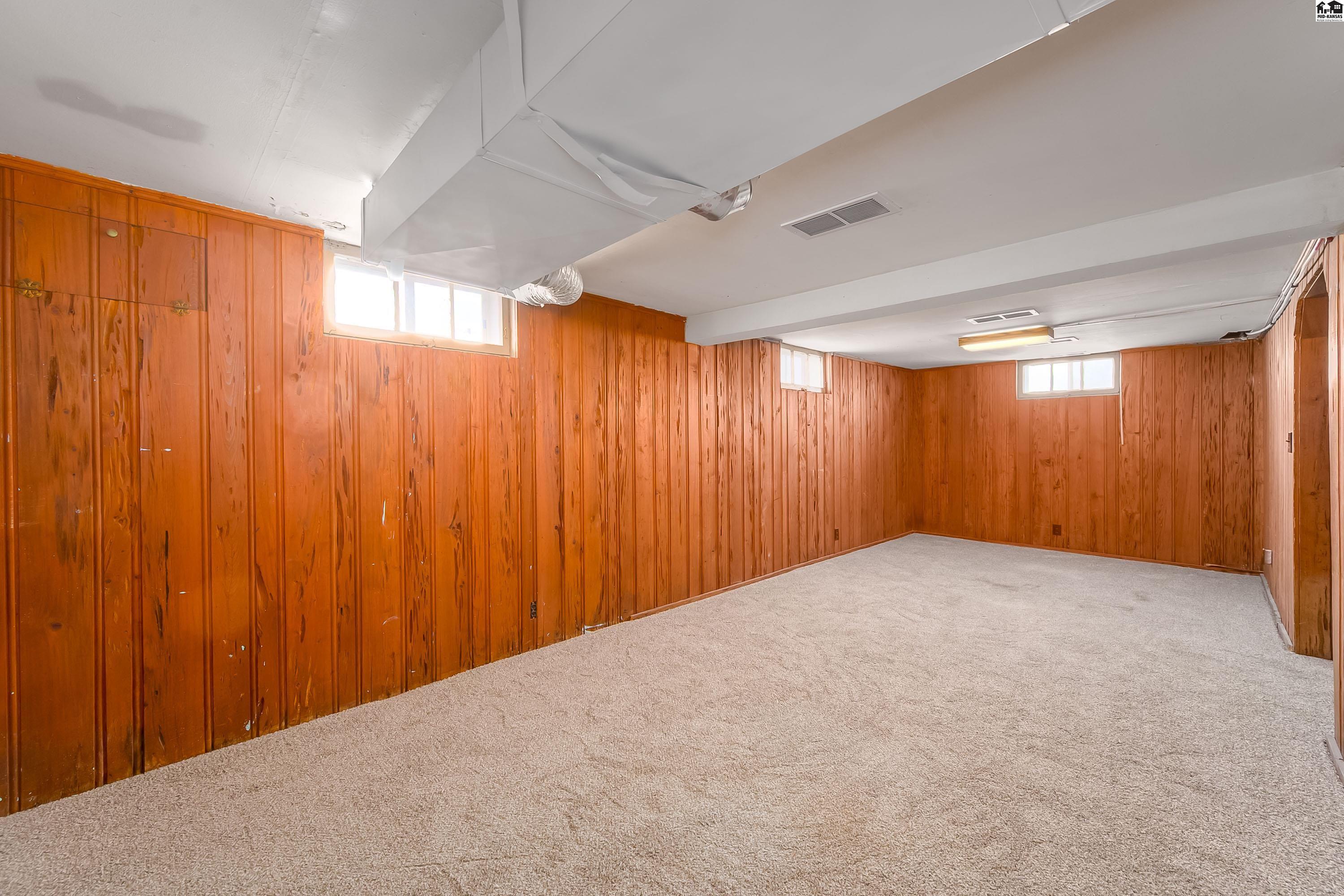 609 W 17th Avenue Hutchinson KS 67501