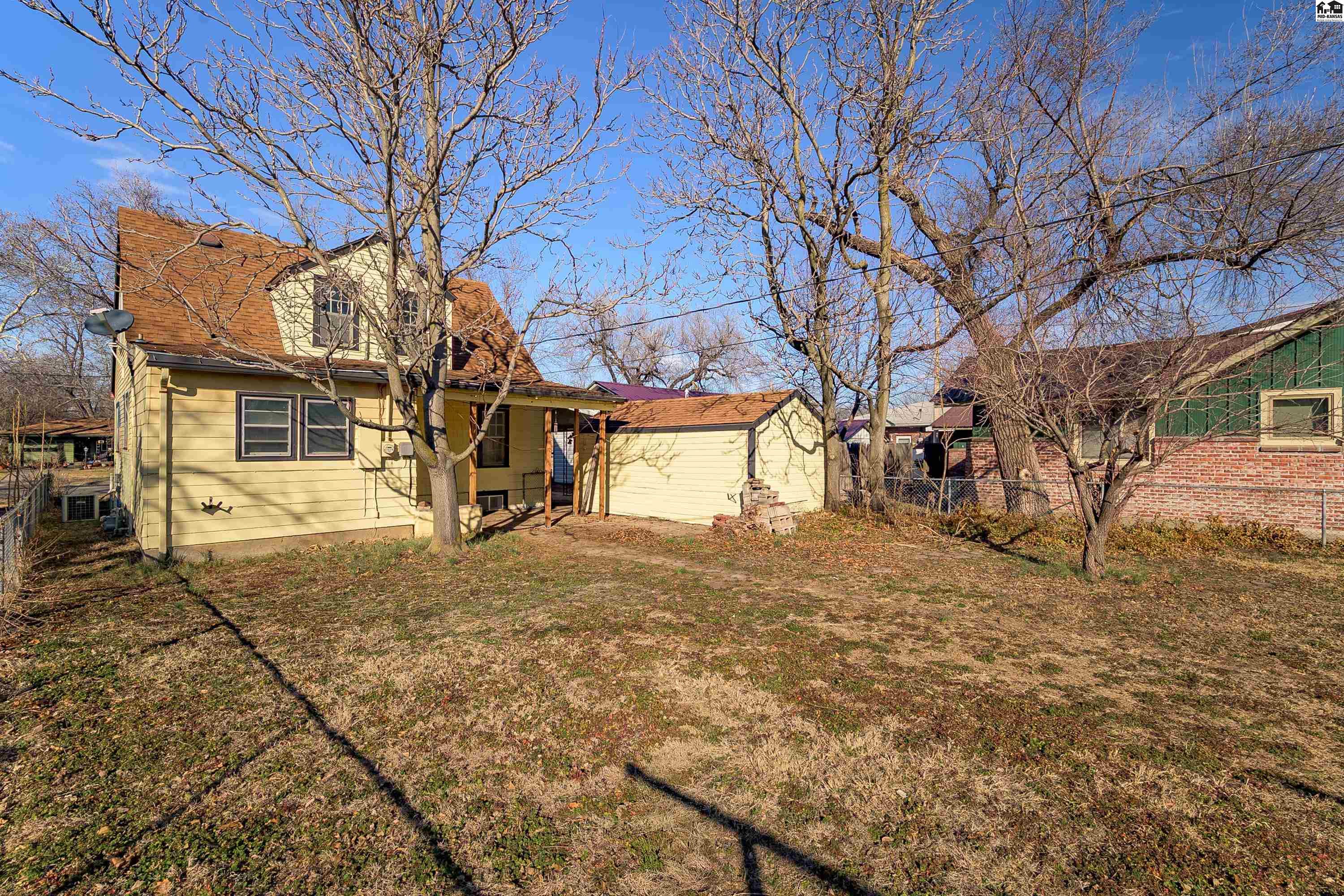 609 W 17th Avenue Hutchinson KS 67501