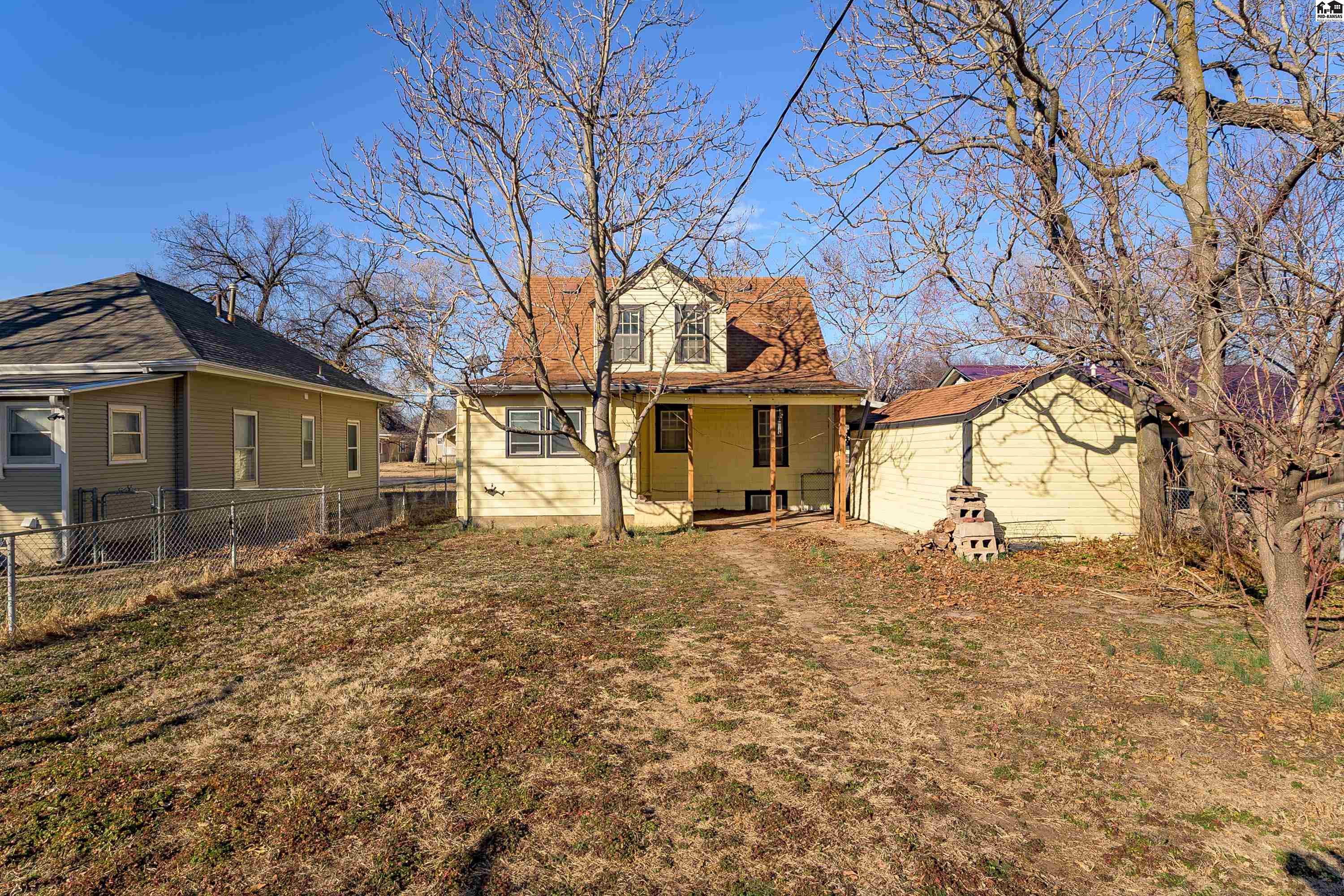 609 W 17th Avenue Hutchinson KS 67501