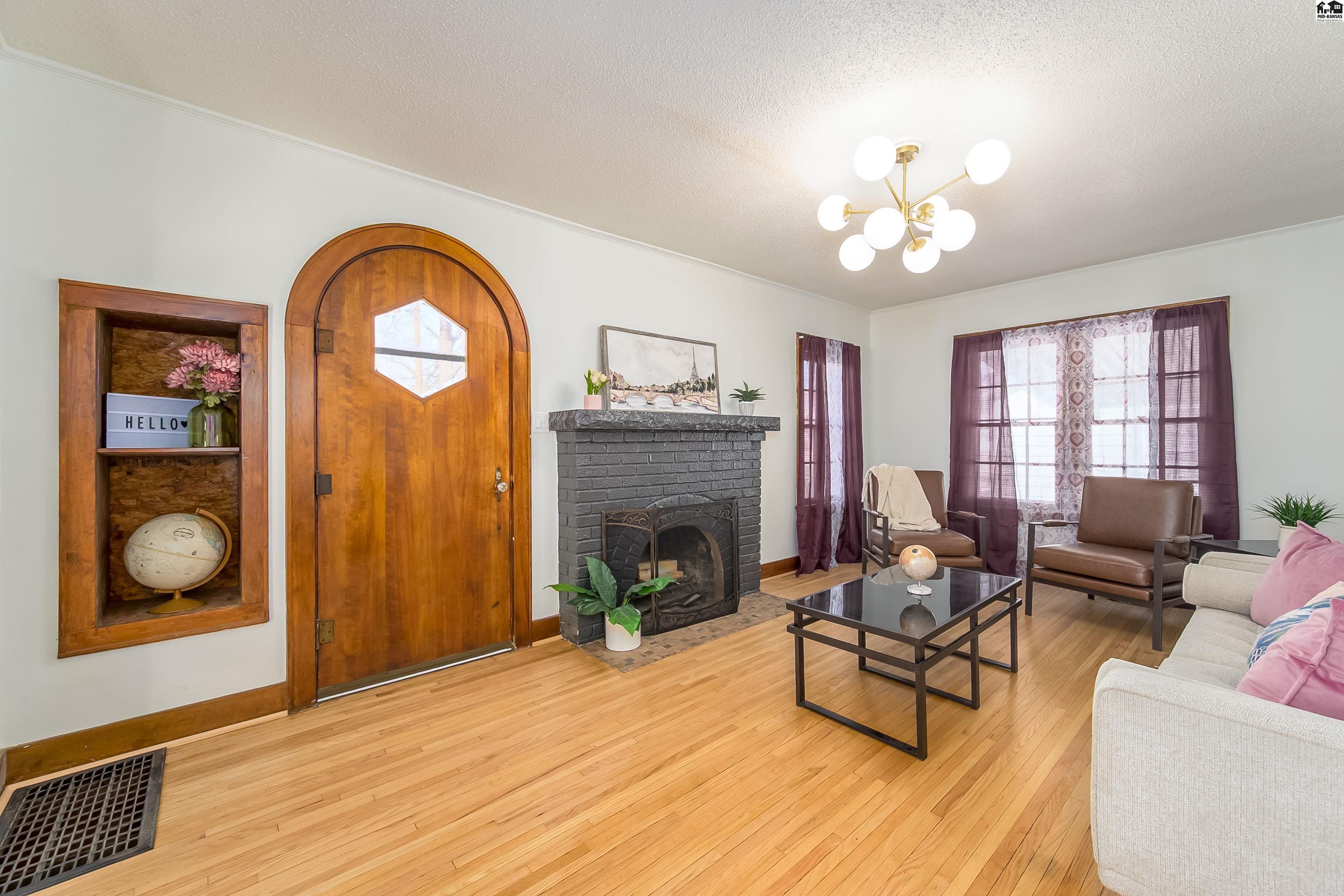 609 W 17th Avenue Hutchinson KS 67501