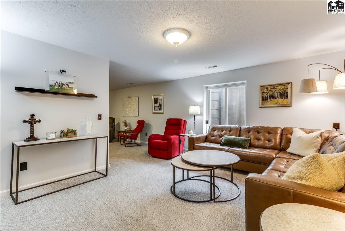 111 Blue Spruce Road Hutchinson KS 67502