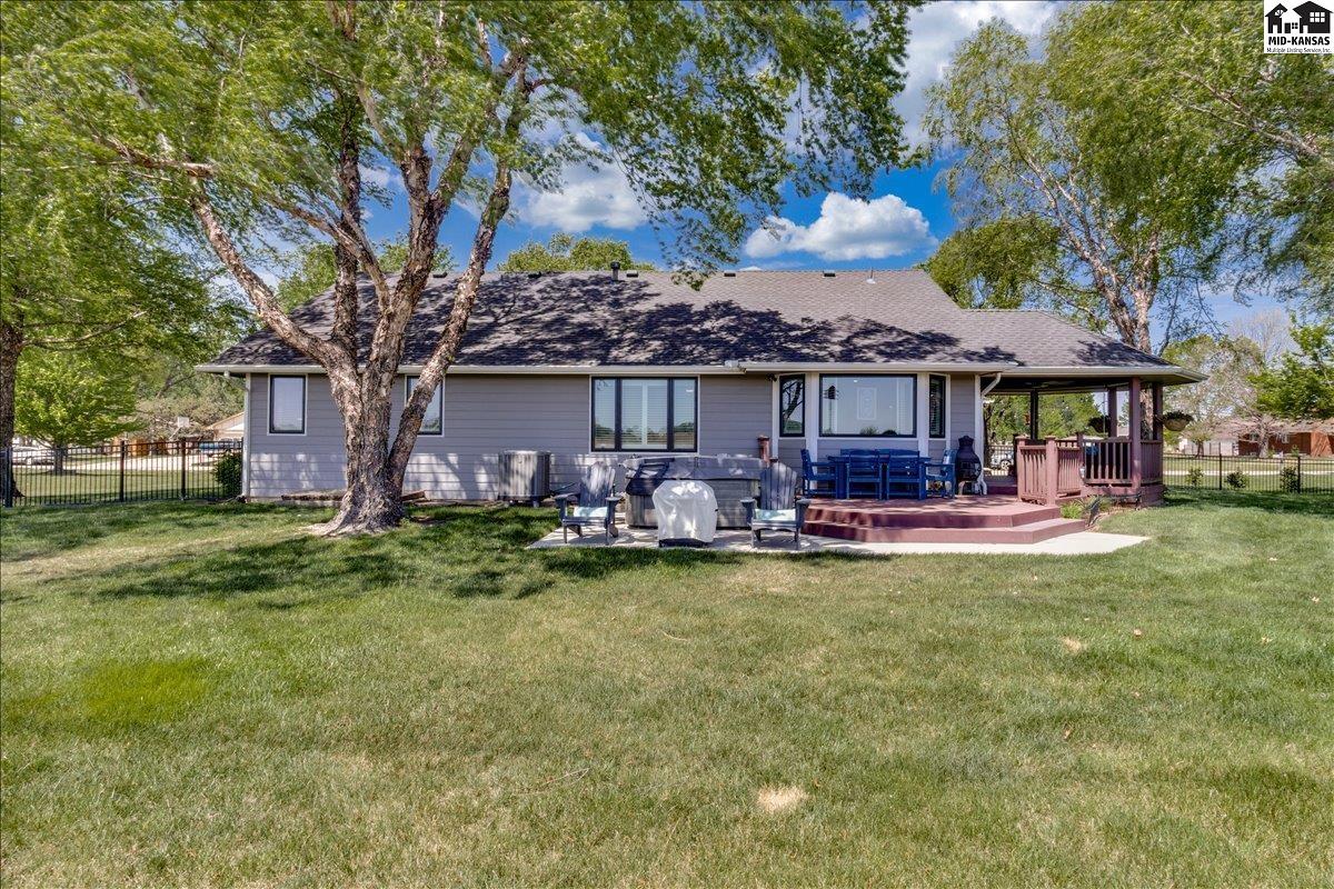 111 Blue Spruce Road Hutchinson KS 67502