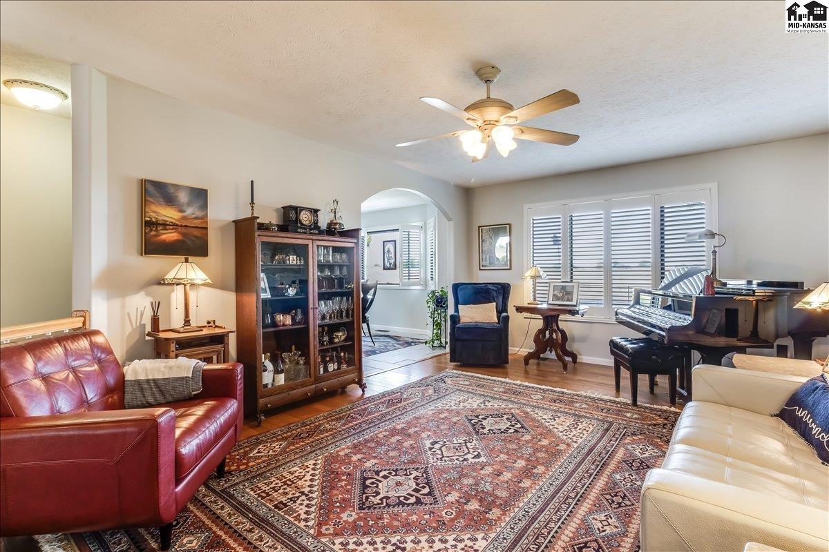 111 Blue Spruce Road Hutchinson KS 67502
