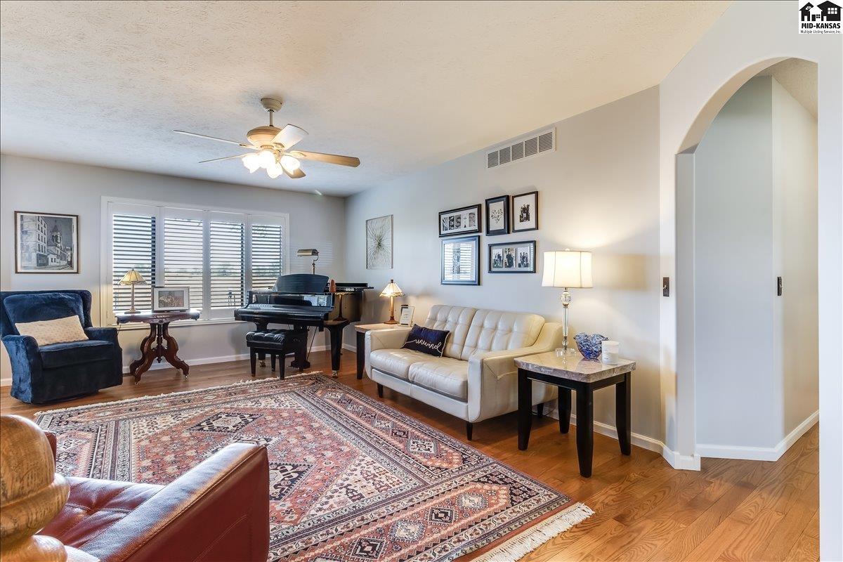 111 Blue Spruce Road Hutchinson KS 67502