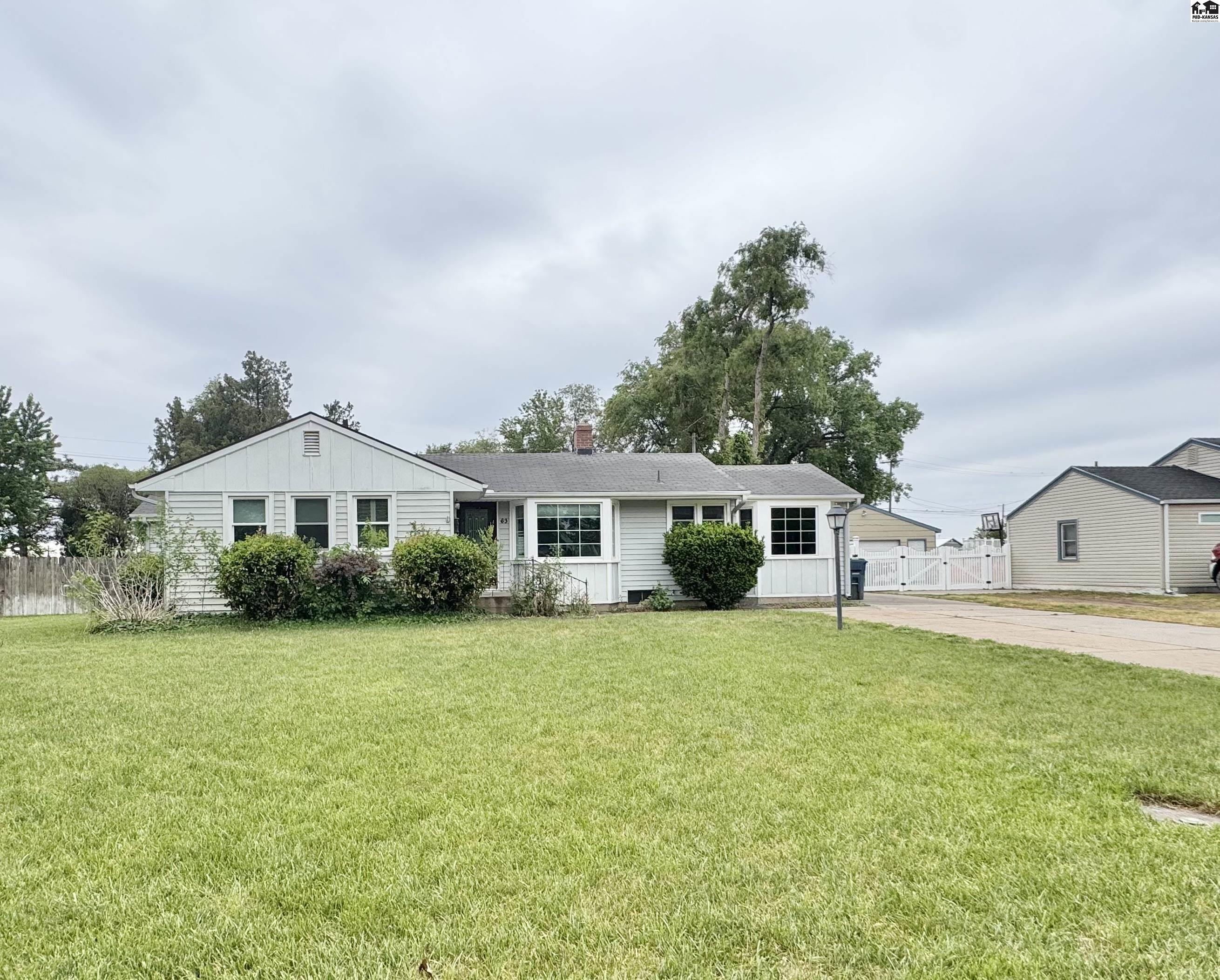63 Circle Drive Hutchinson KS 67502