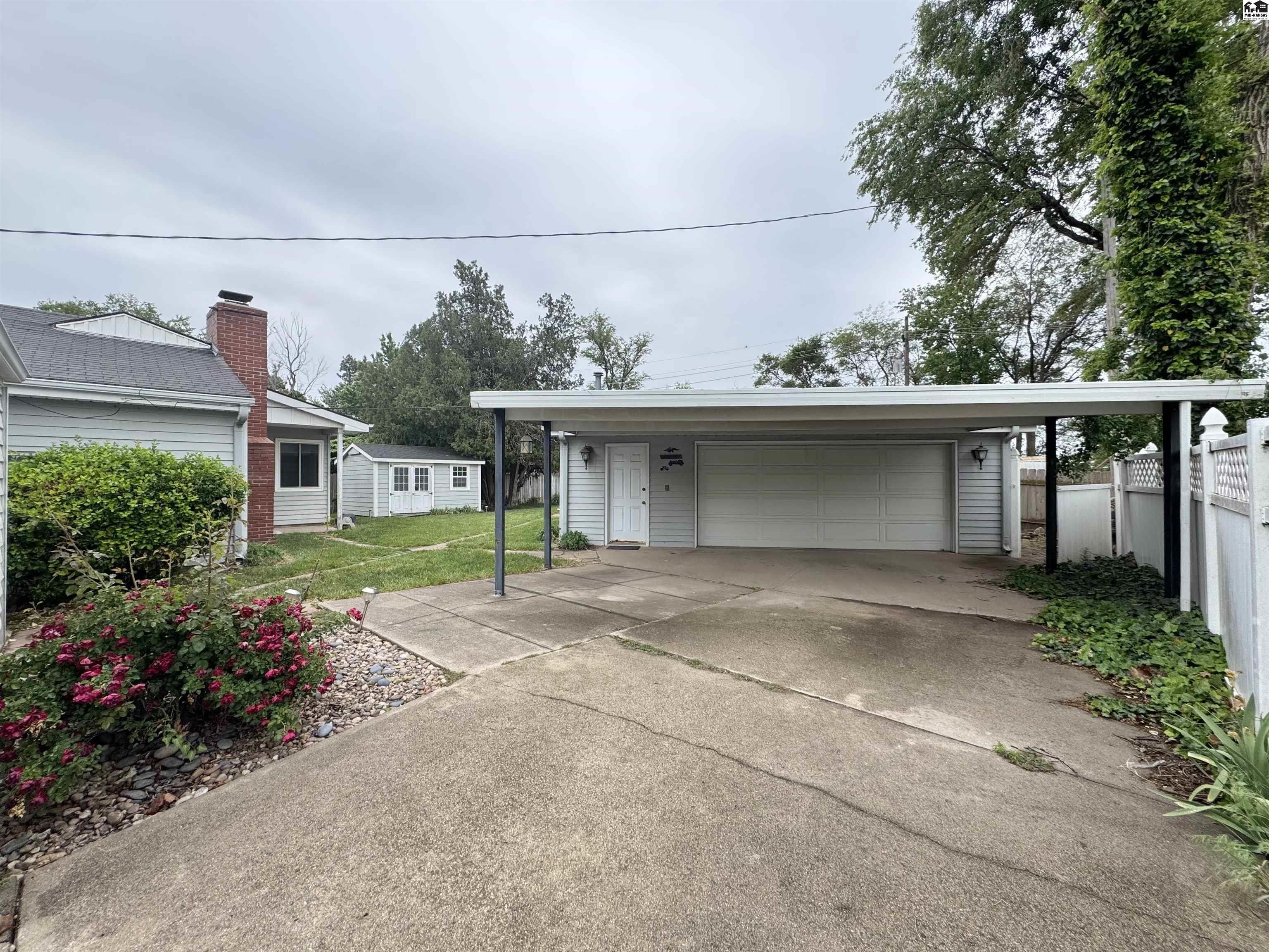 63 Circle Drive Hutchinson KS 67502