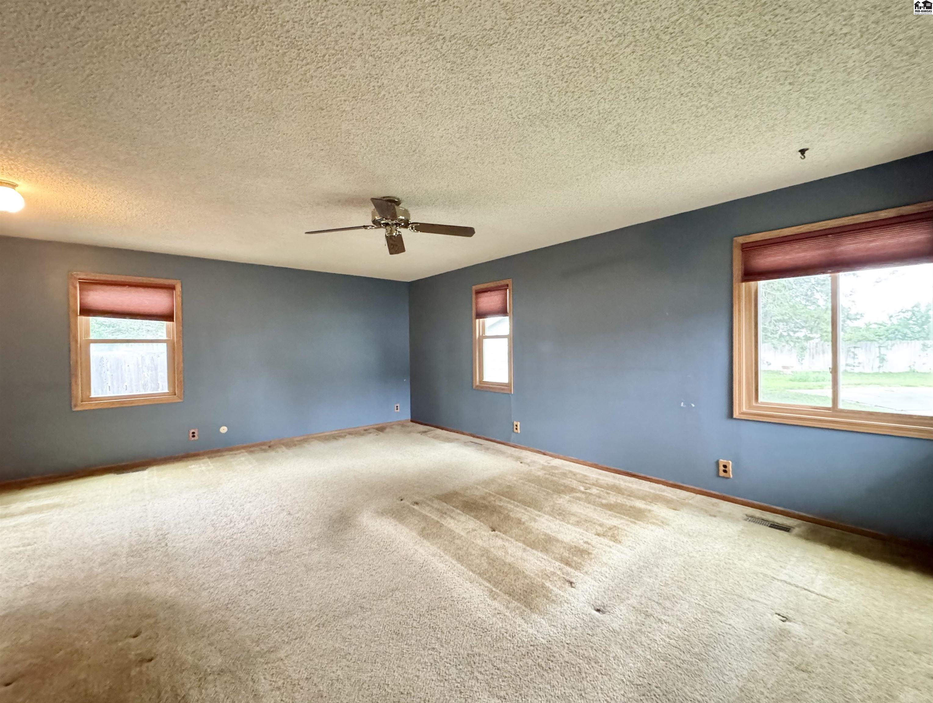 63 Circle Drive Hutchinson KS 67502