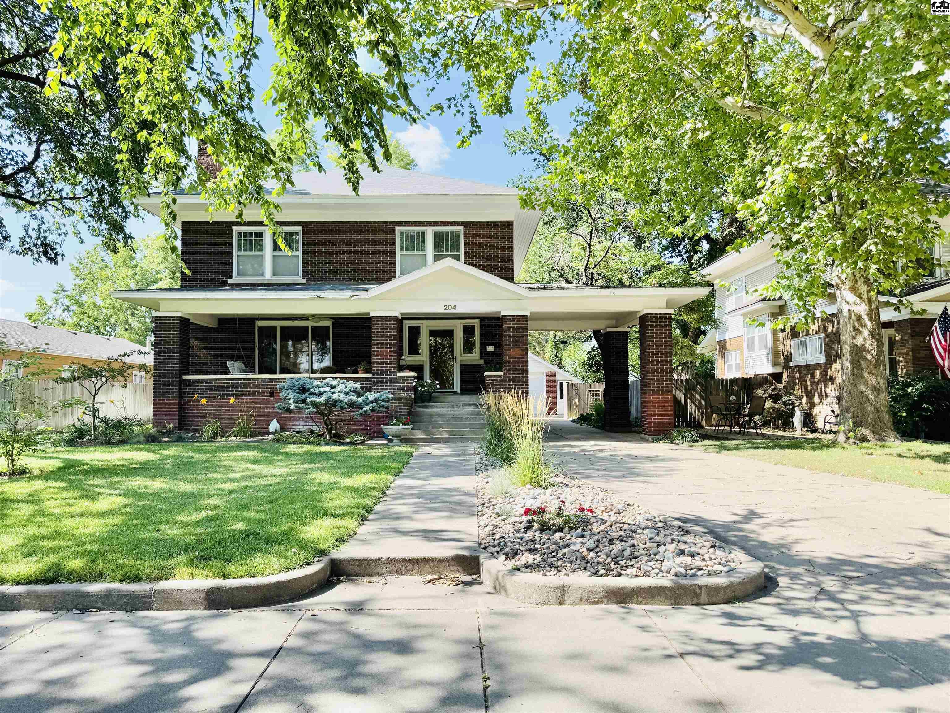 204 Crescent Boulevard Hutchinson KS 67502