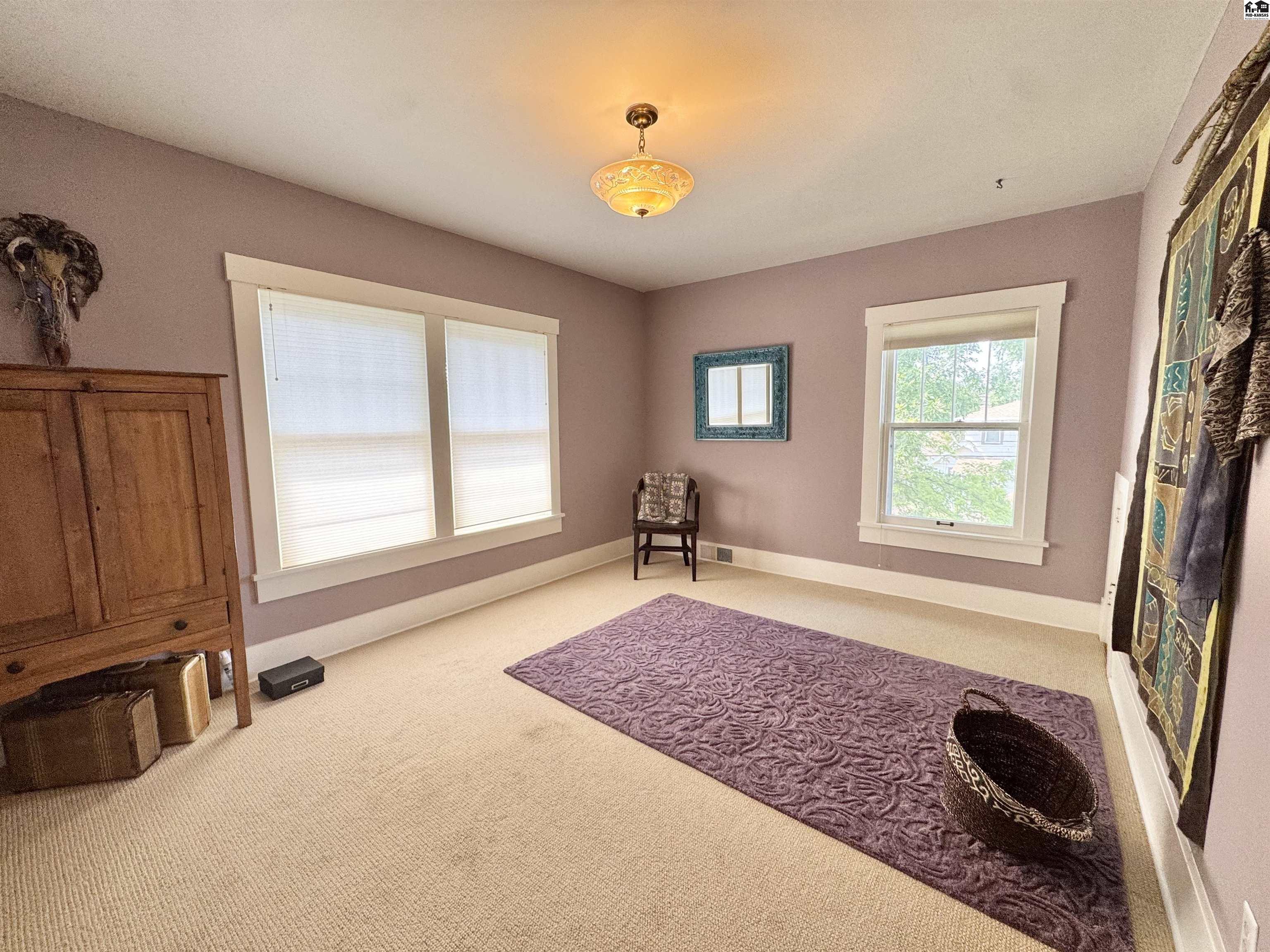 204 Crescent Boulevard Hutchinson KS 67502