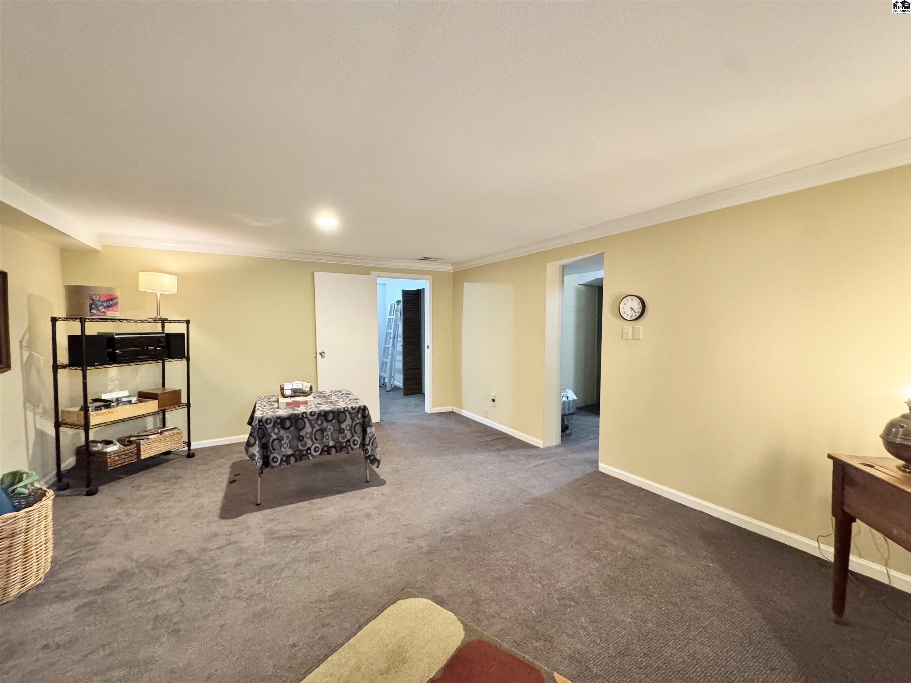 204 Crescent Boulevard Hutchinson KS 67502